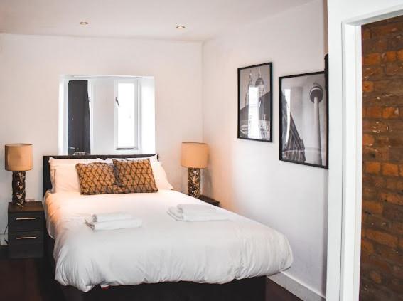 CASTLE STREET - City Centre 2 bedroomed Apt sleeps 8