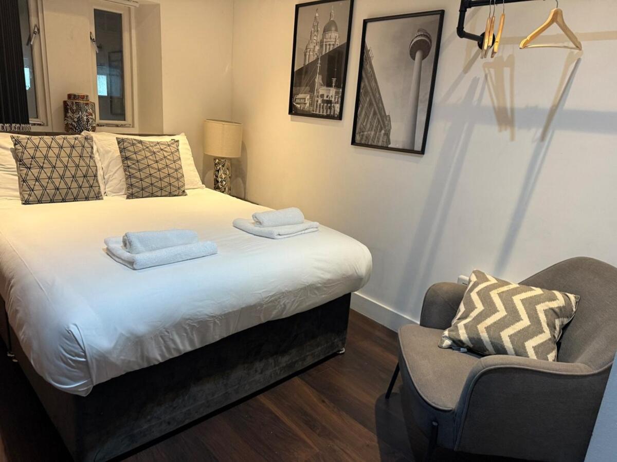 CASTLE STREET - City Centre 2 bedroomed Apt sleeps 8
