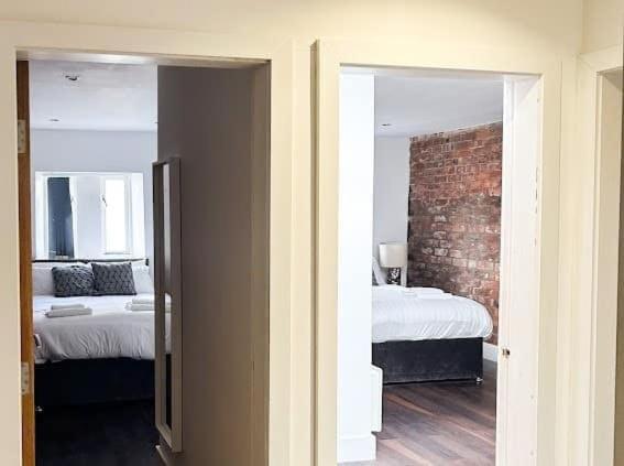 CASTLE STREET - City Centre 2 bedroomed Apt sleeps 8