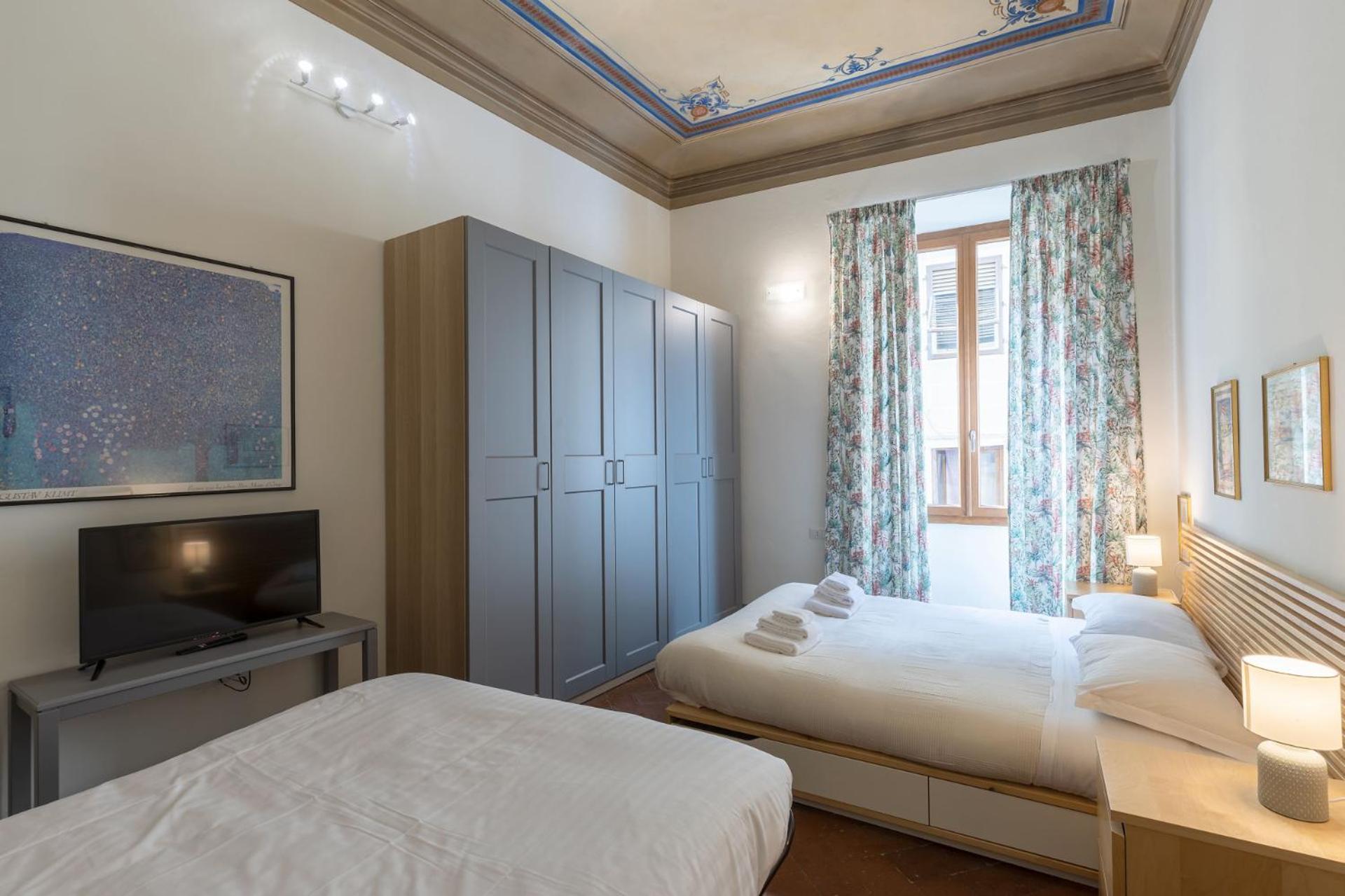 Pitti Family Apartment in Central Florence