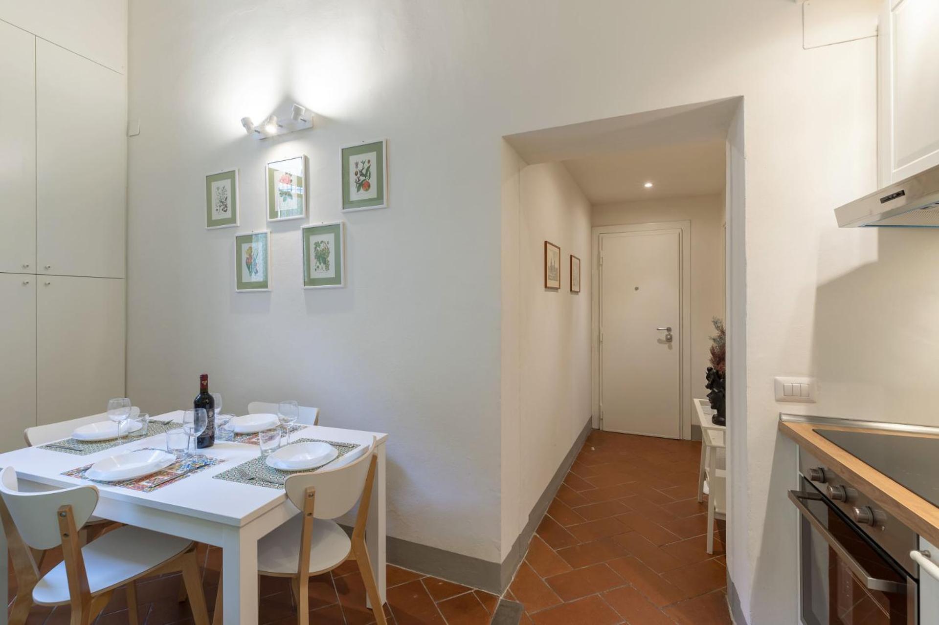 Pitti Family Apartment in Central Florence