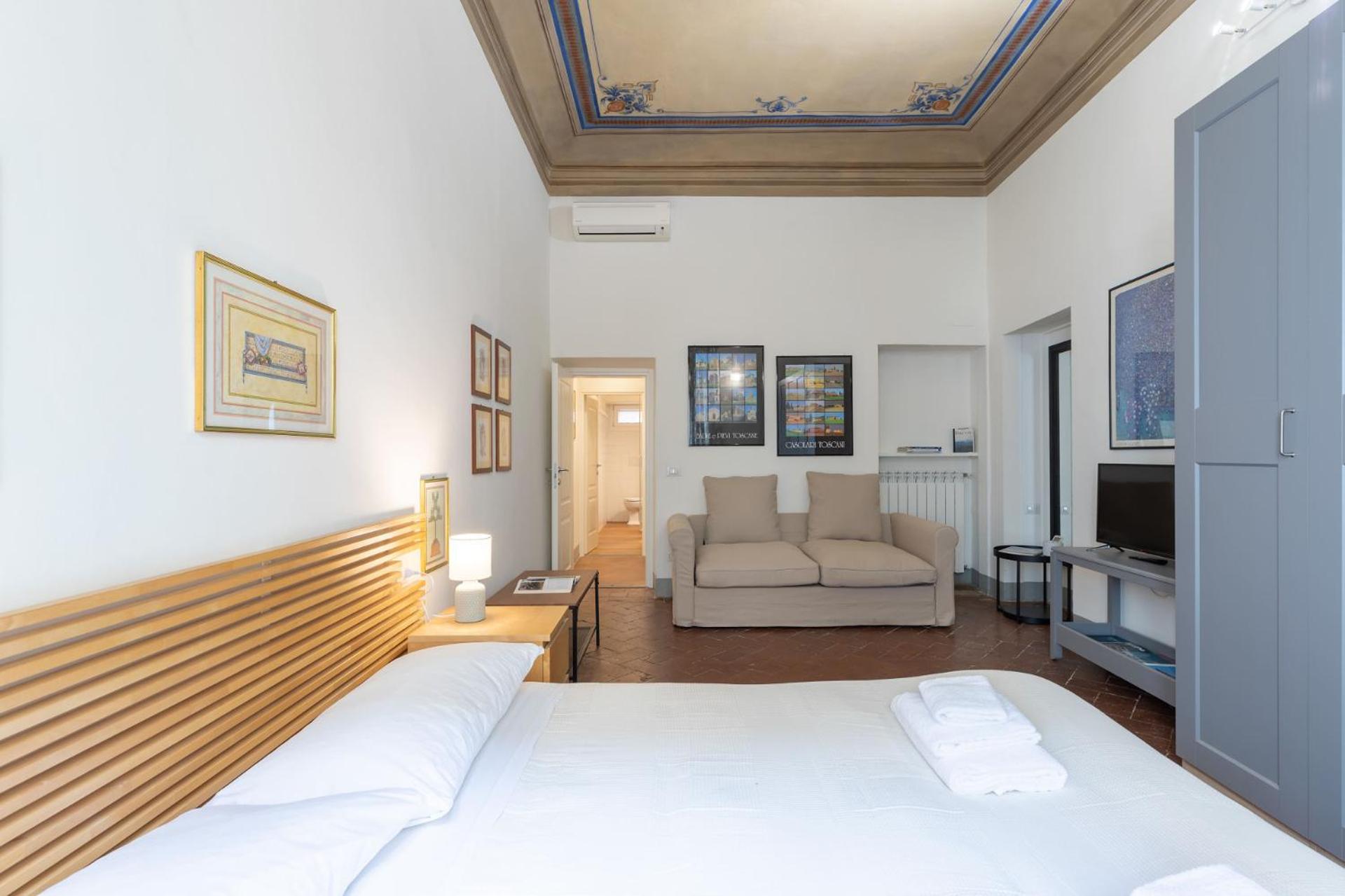 Pitti Family Apartment in Central Florence