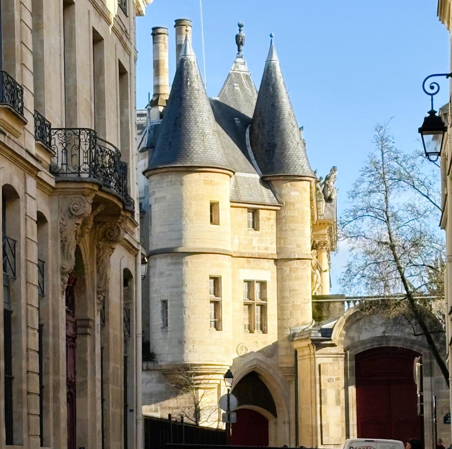 Archives Gallery -Unique and élégant Studio Paris center