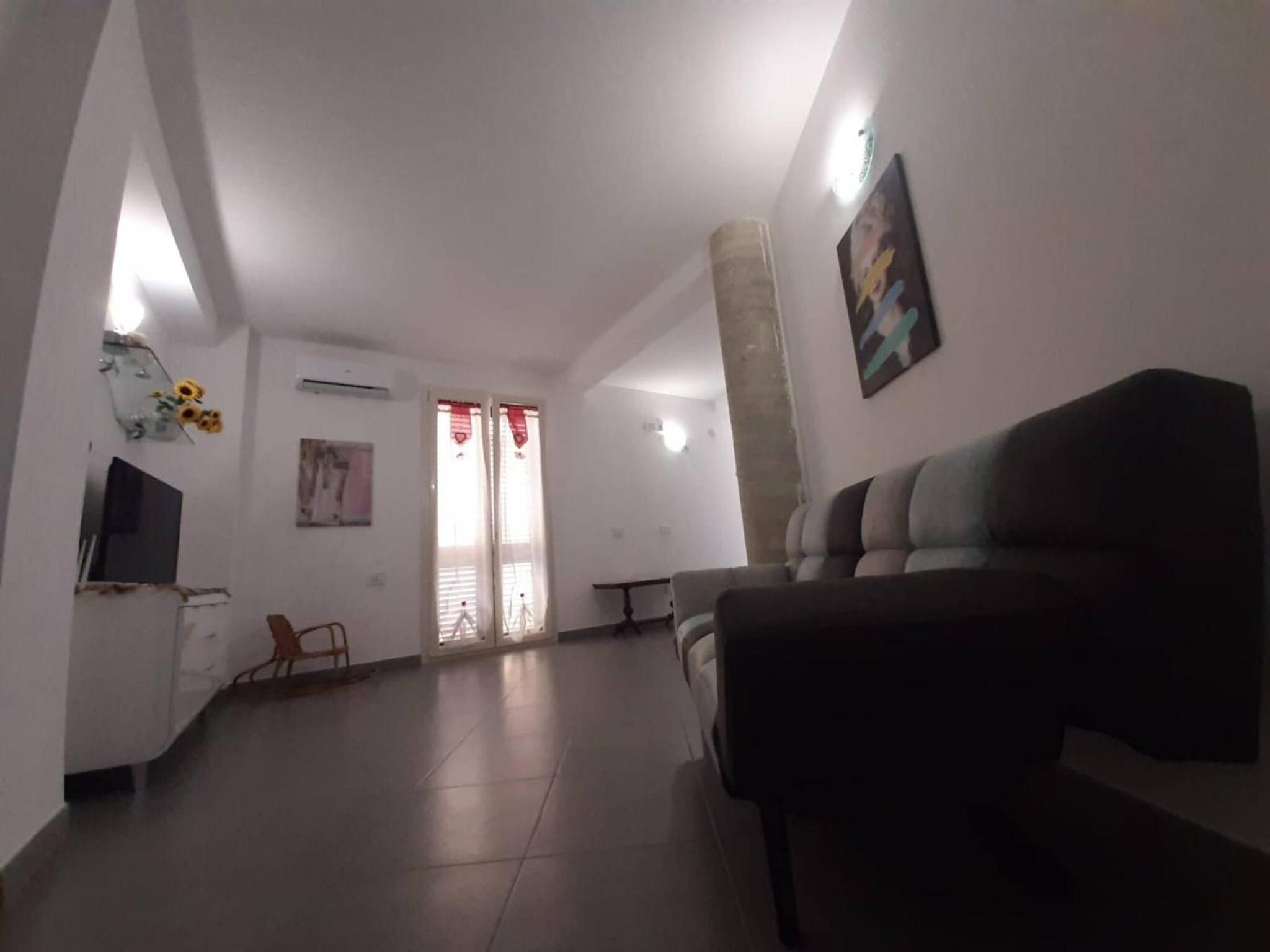 Two-story house in the city -climatized - wifi
