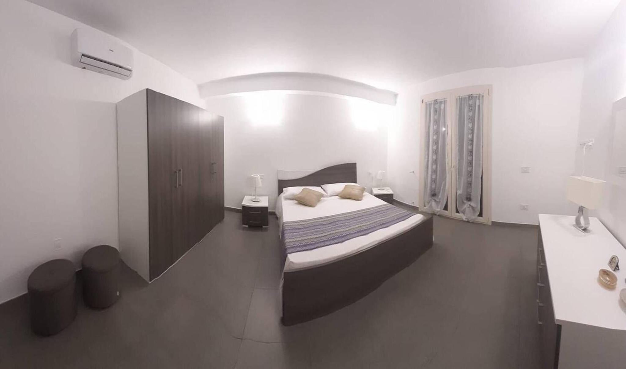 Two-story house in the city -climatized - wifi