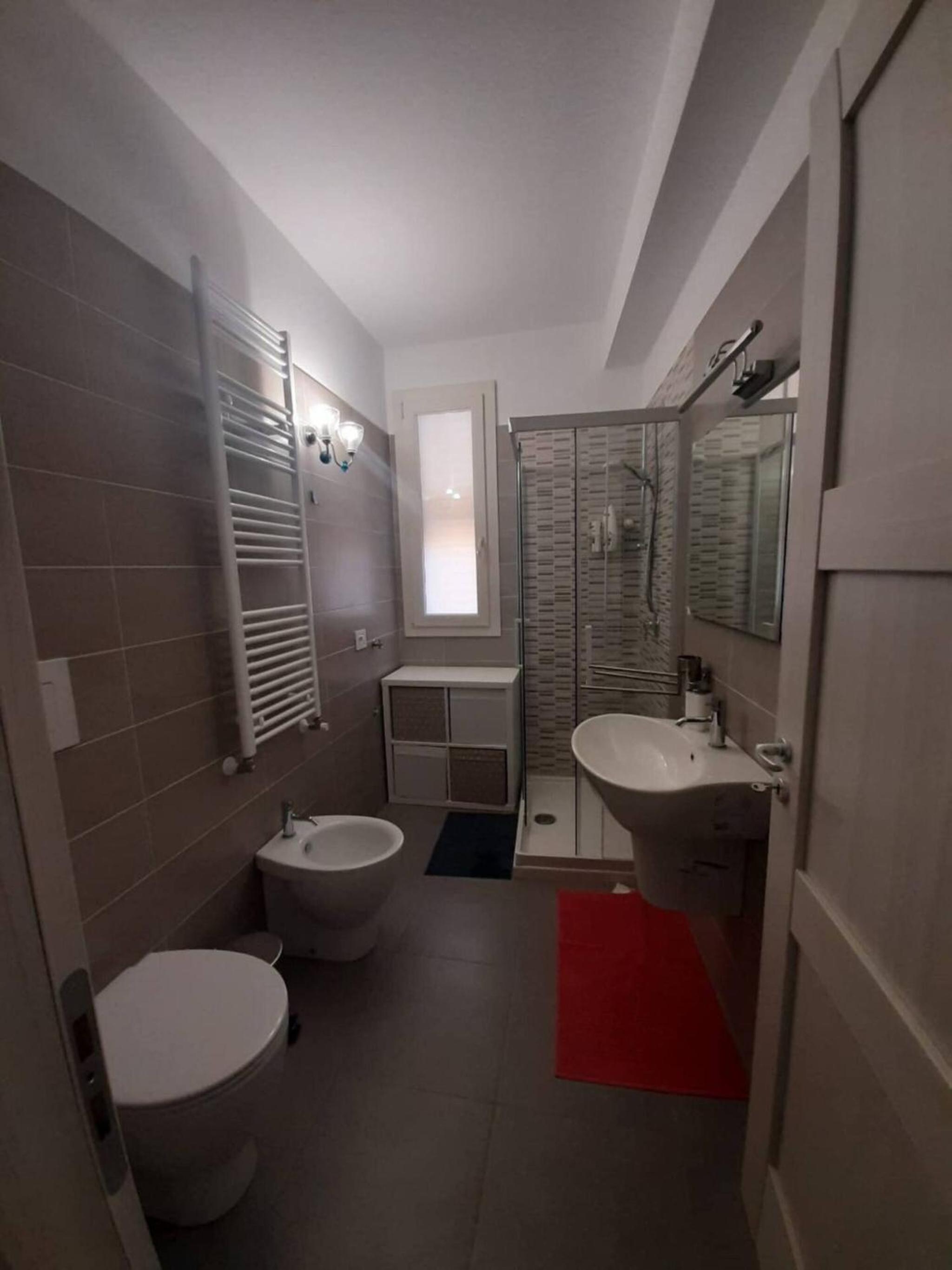 Two-story house in the city -climatized - wifi