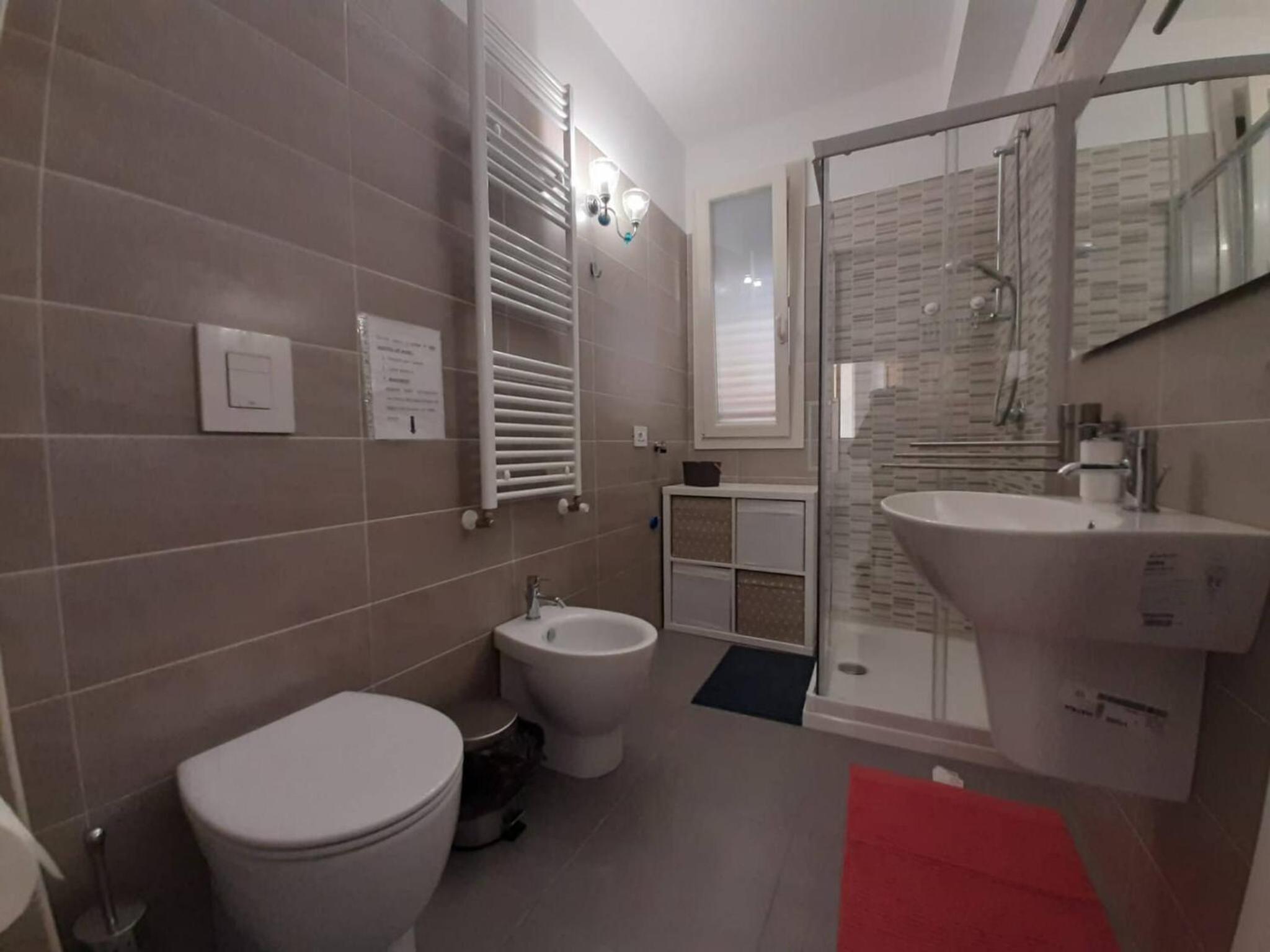 Two-story house in the city -climatized - wifi
