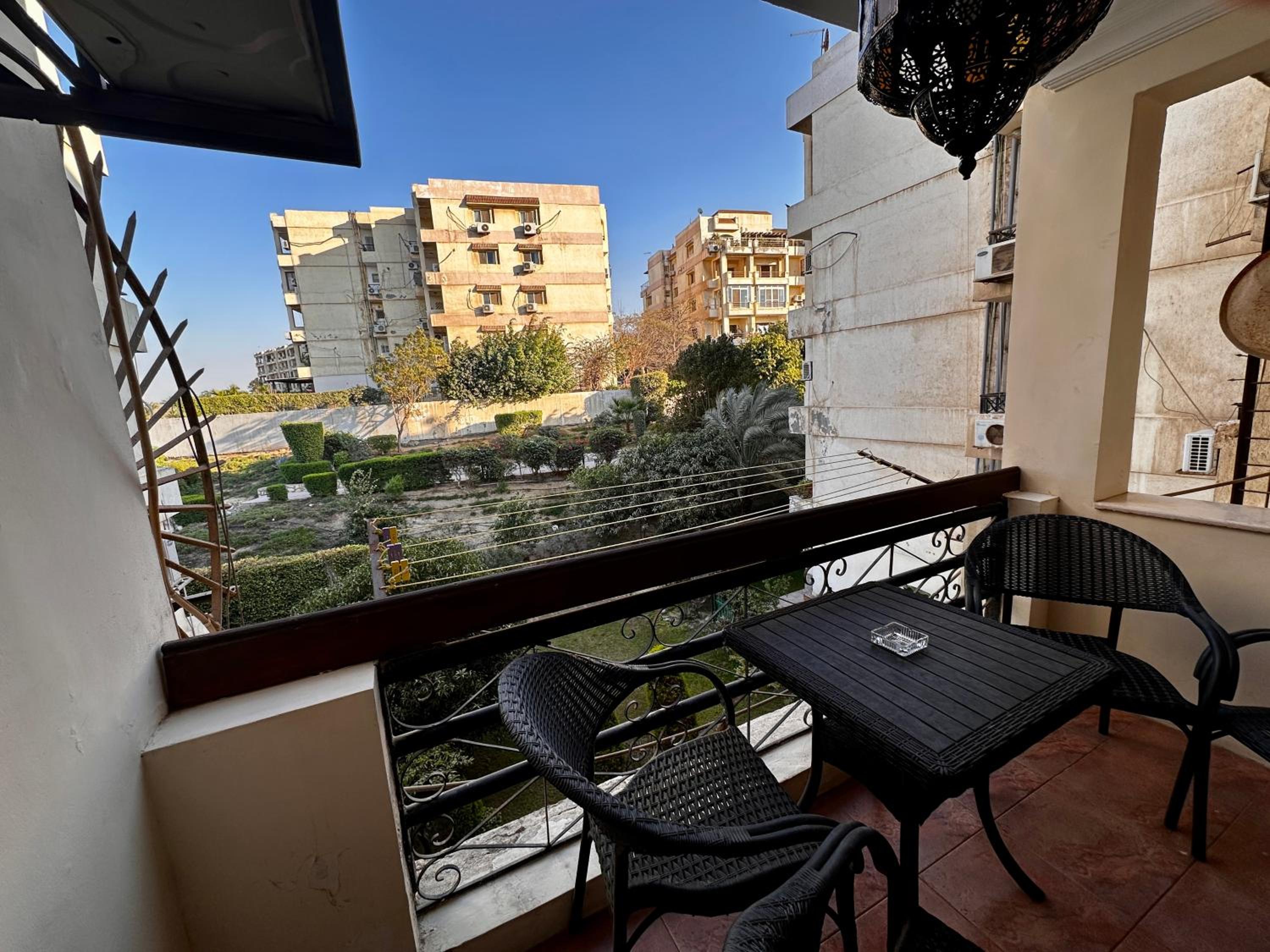 Vintage Charm & Spacious Comfort in Zayed 2000 - only families & single travelers