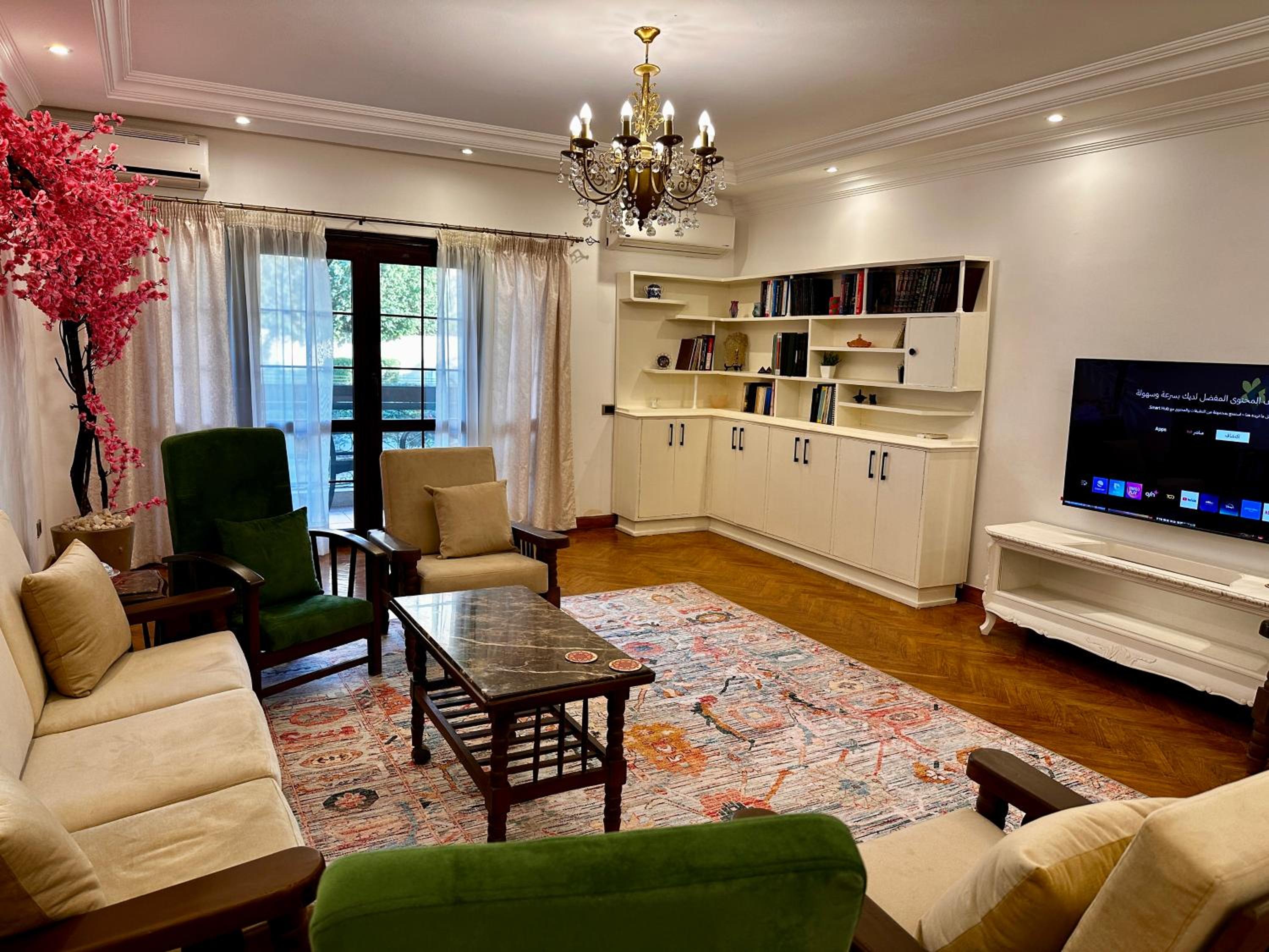 Vintage Charm & Spacious Comfort in Zayed 2000 - only families & single travelers