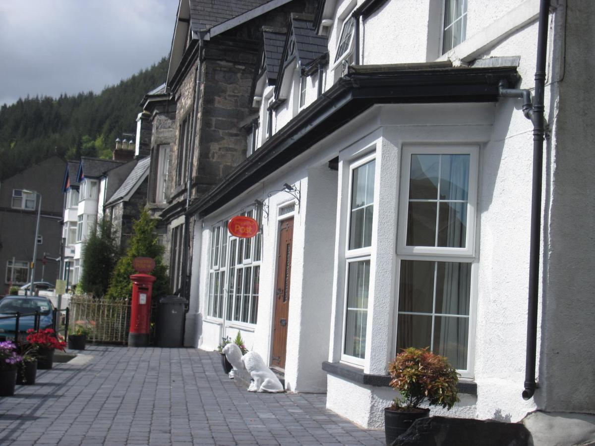 B&B Ty Cornel view 4
