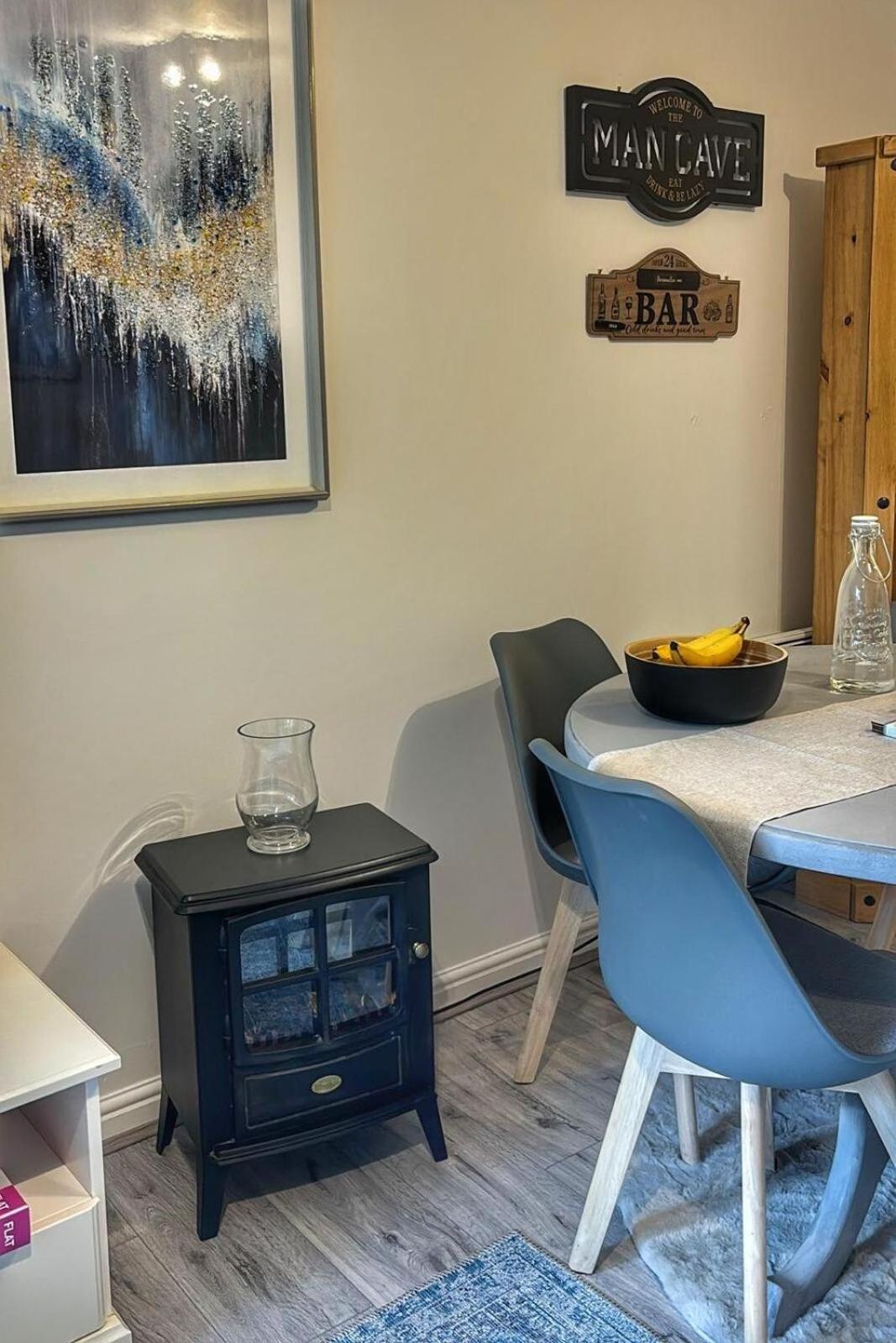 2 bed room , ensuite Flat close to Heathrow, Windsor , Langley