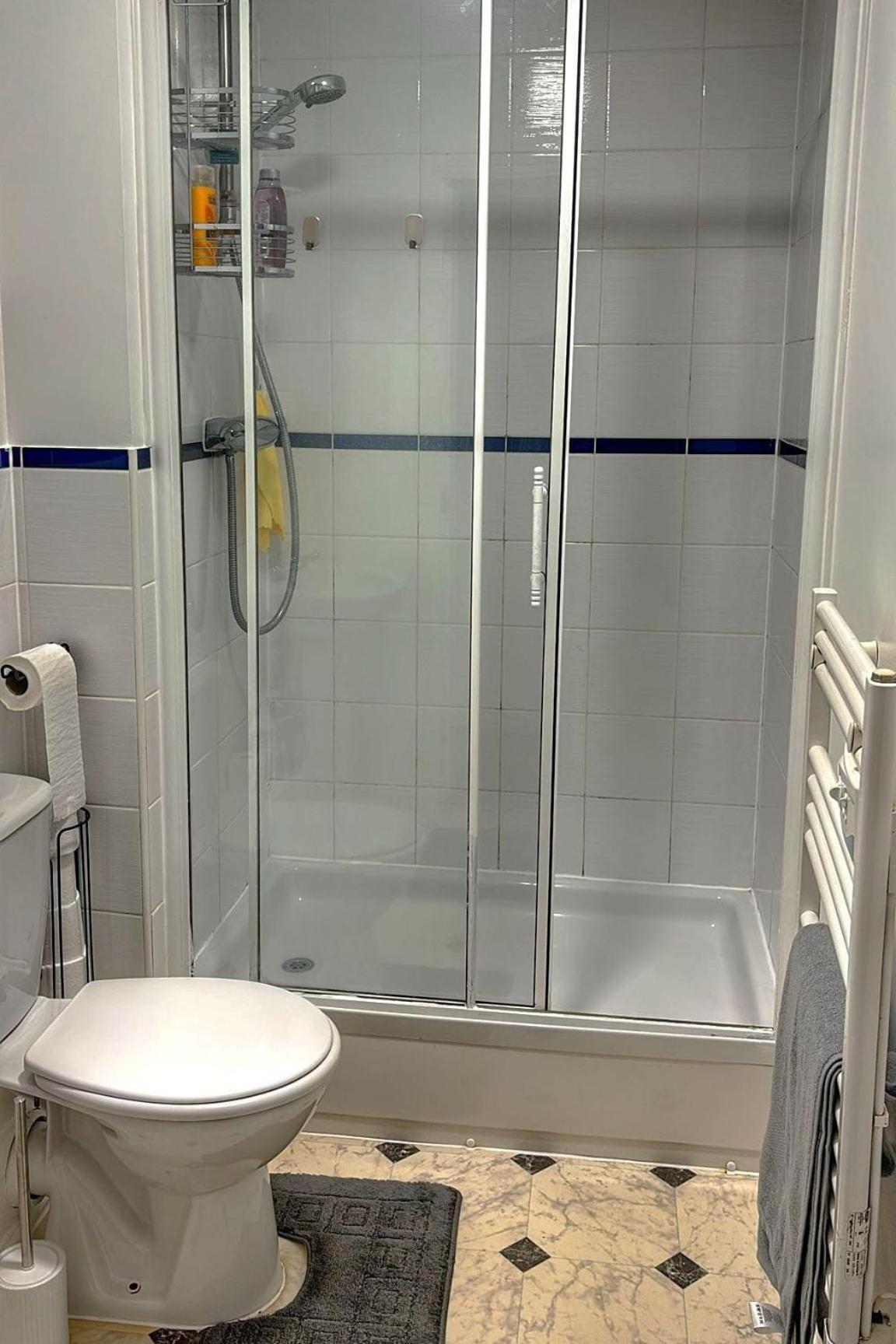 2 bed room , ensuite Flat close to Heathrow, Windsor , Langley