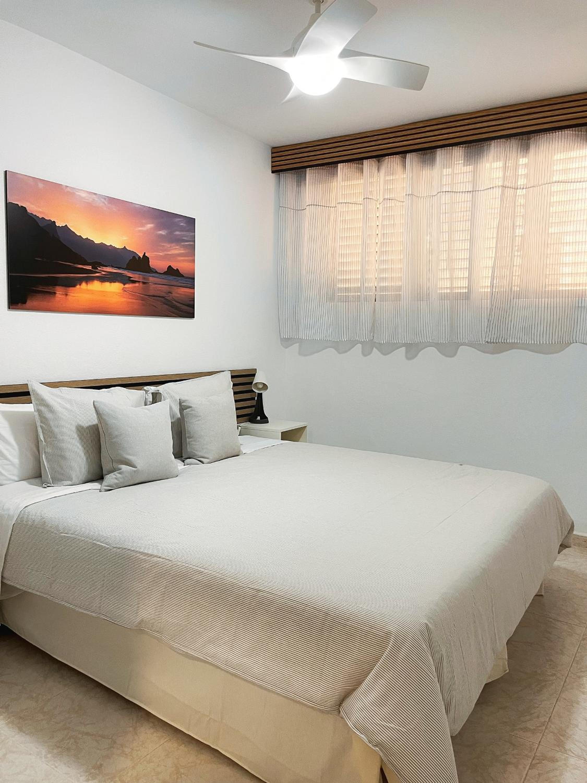 Sunset By The Sea - Modern Apartment with Ocean Views