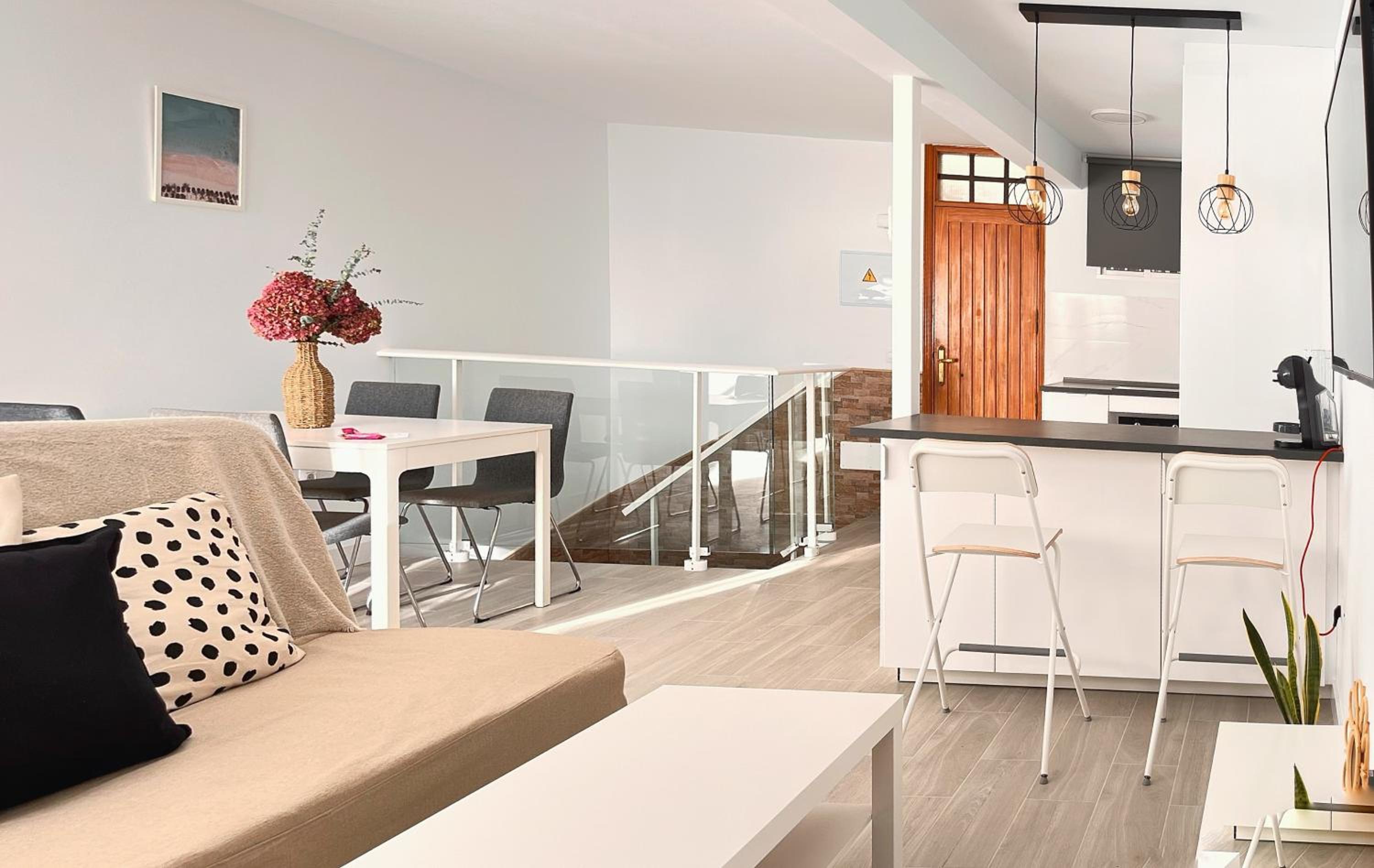 Sunset By The Sea - Modern Apartment with Ocean Views