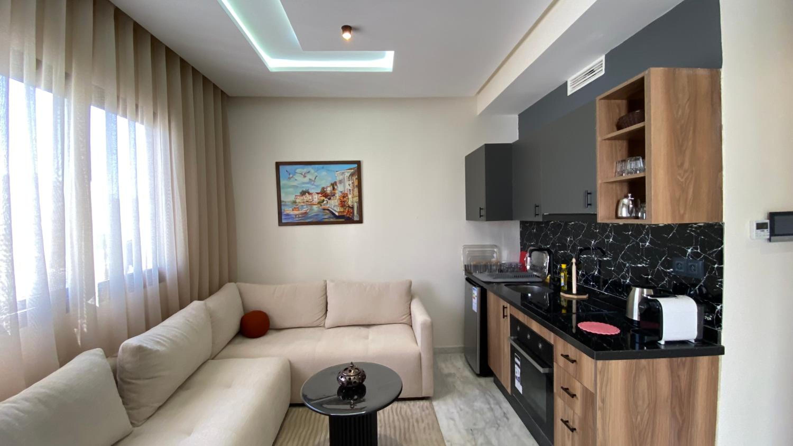 Modern & Fully equipped 1BDR Flats in Palmiers Central Casablanca with Terrace & Parking