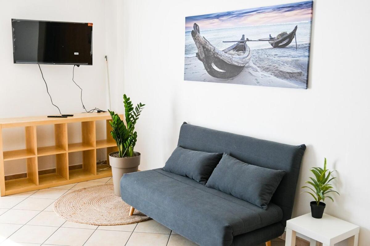 casa azul netflix near the sea