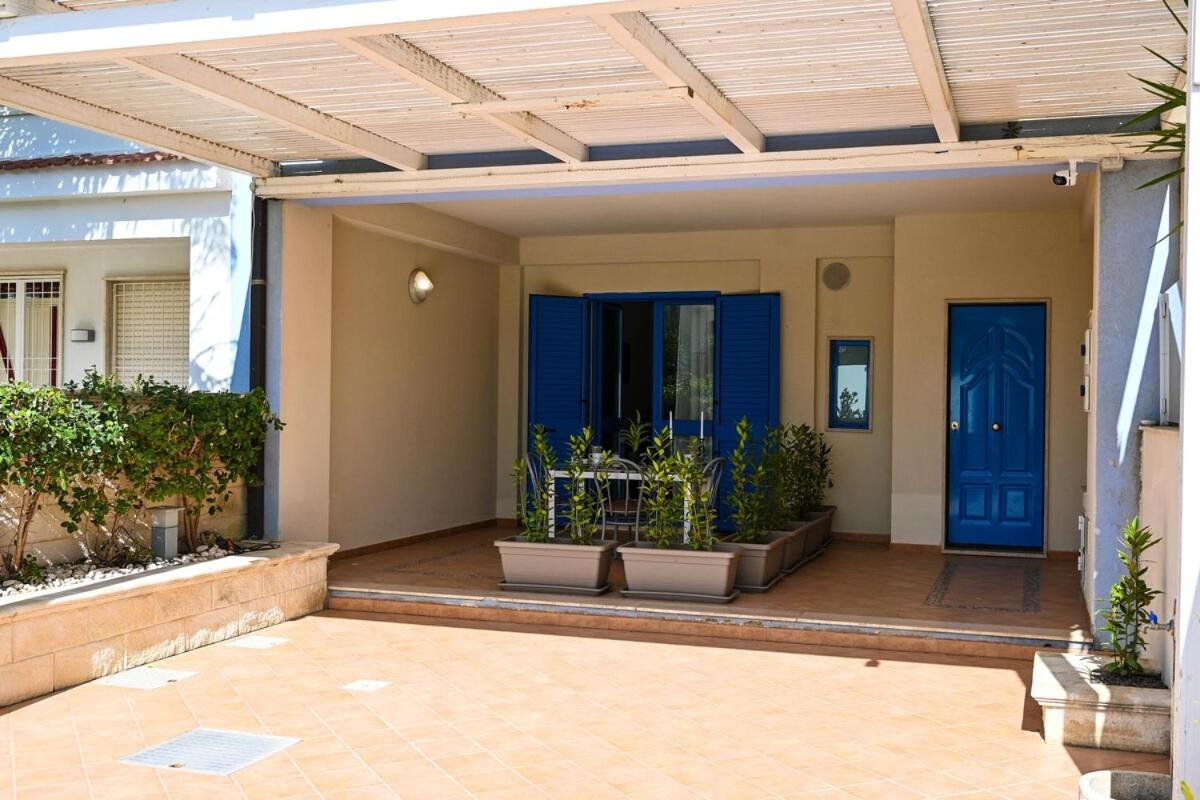 casa azul netflix near the sea