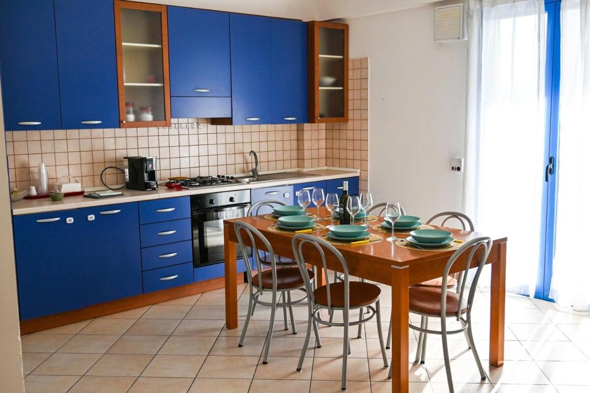 casa azul netflix near the sea