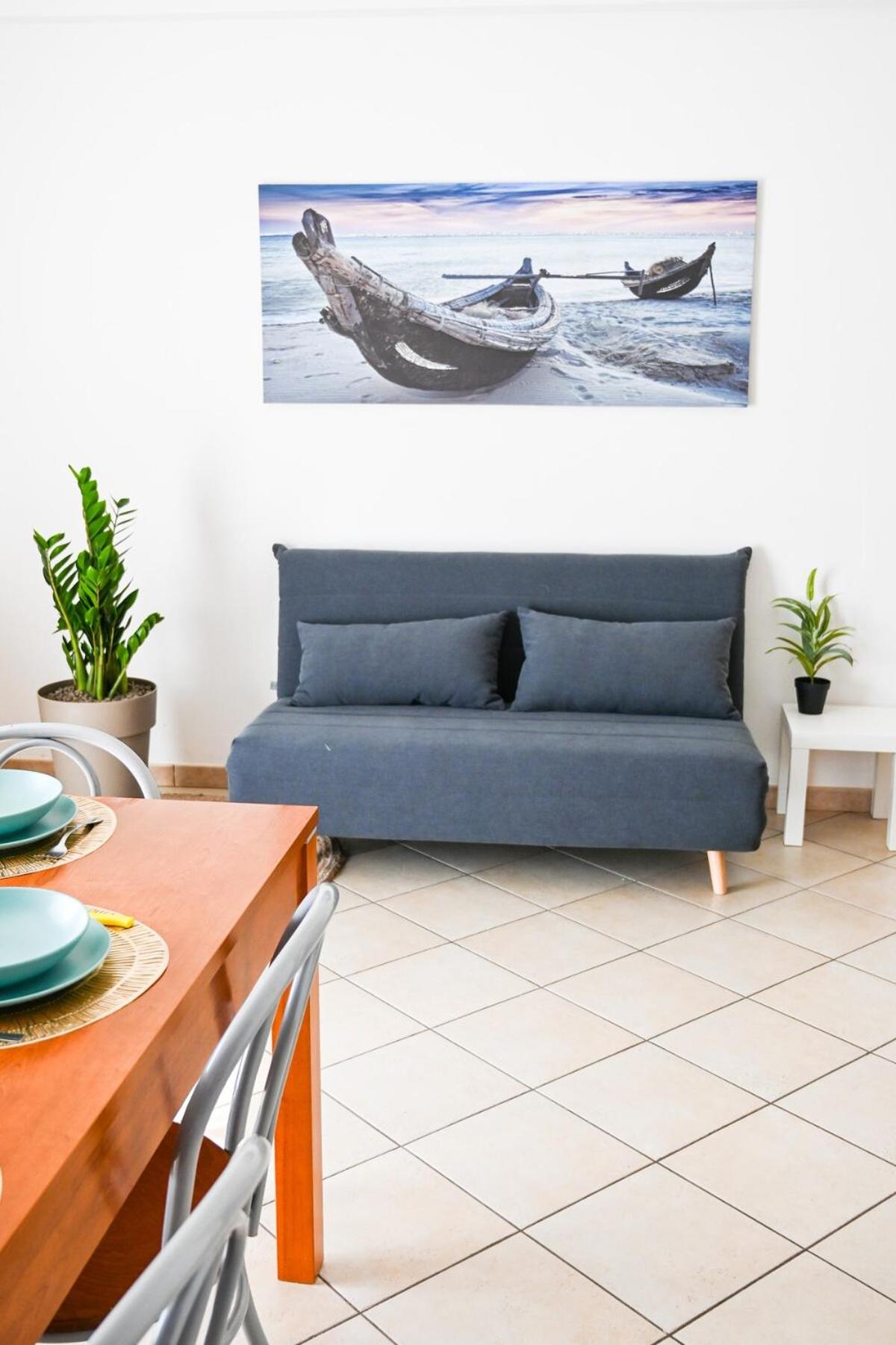 casa azul netflix near the sea