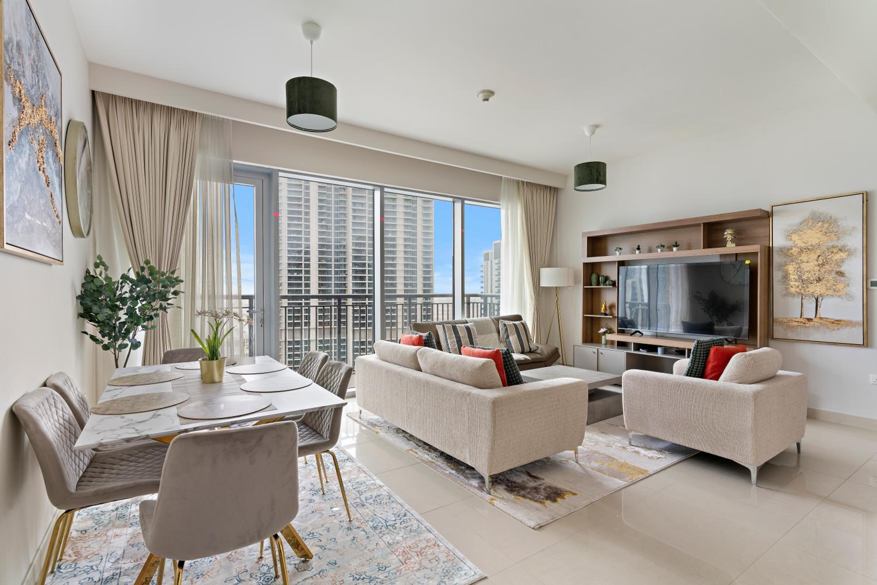 Elegant Creekside 1BR with Panoramic Views