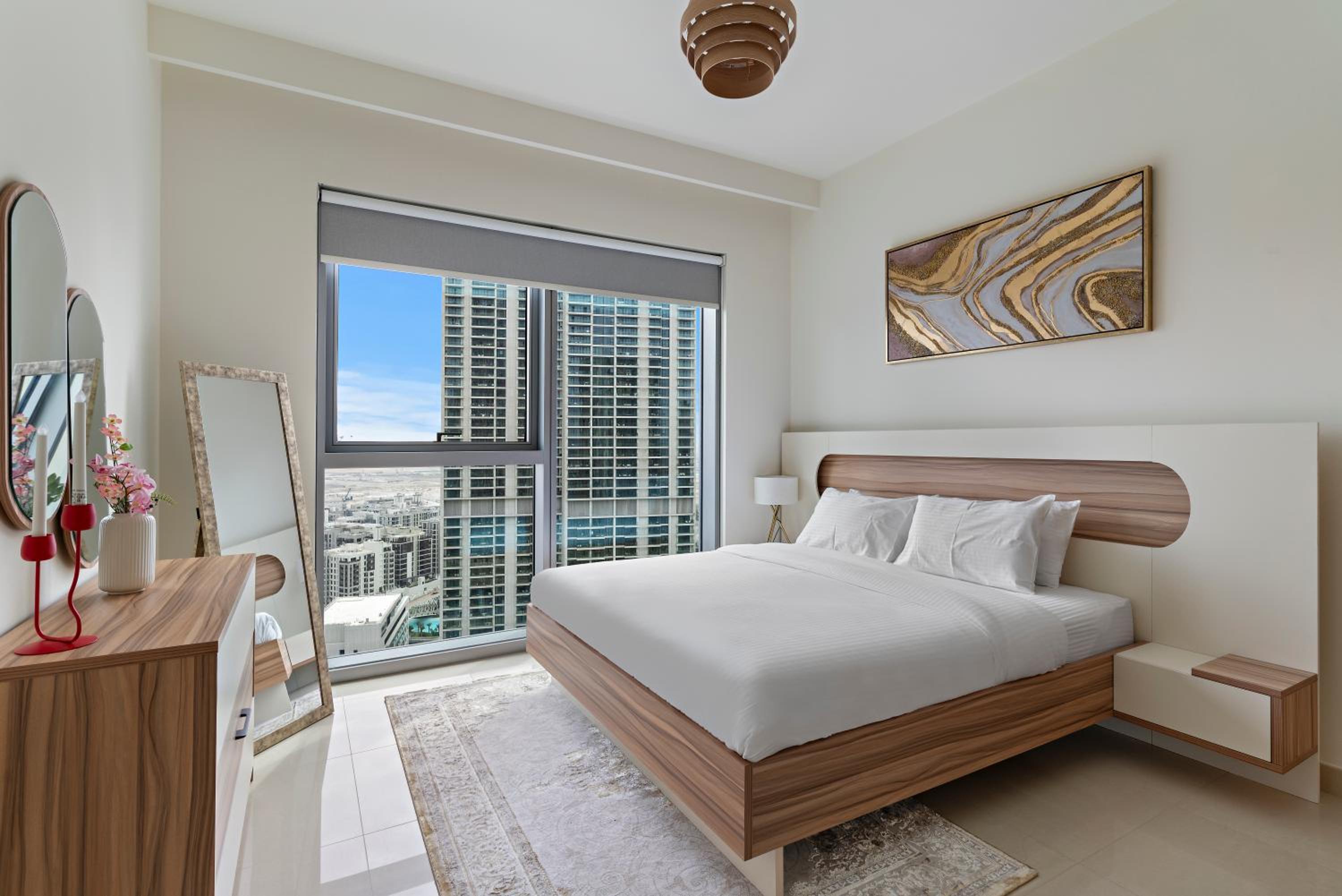 Elegant Creekside 1BR with Panoramic Views