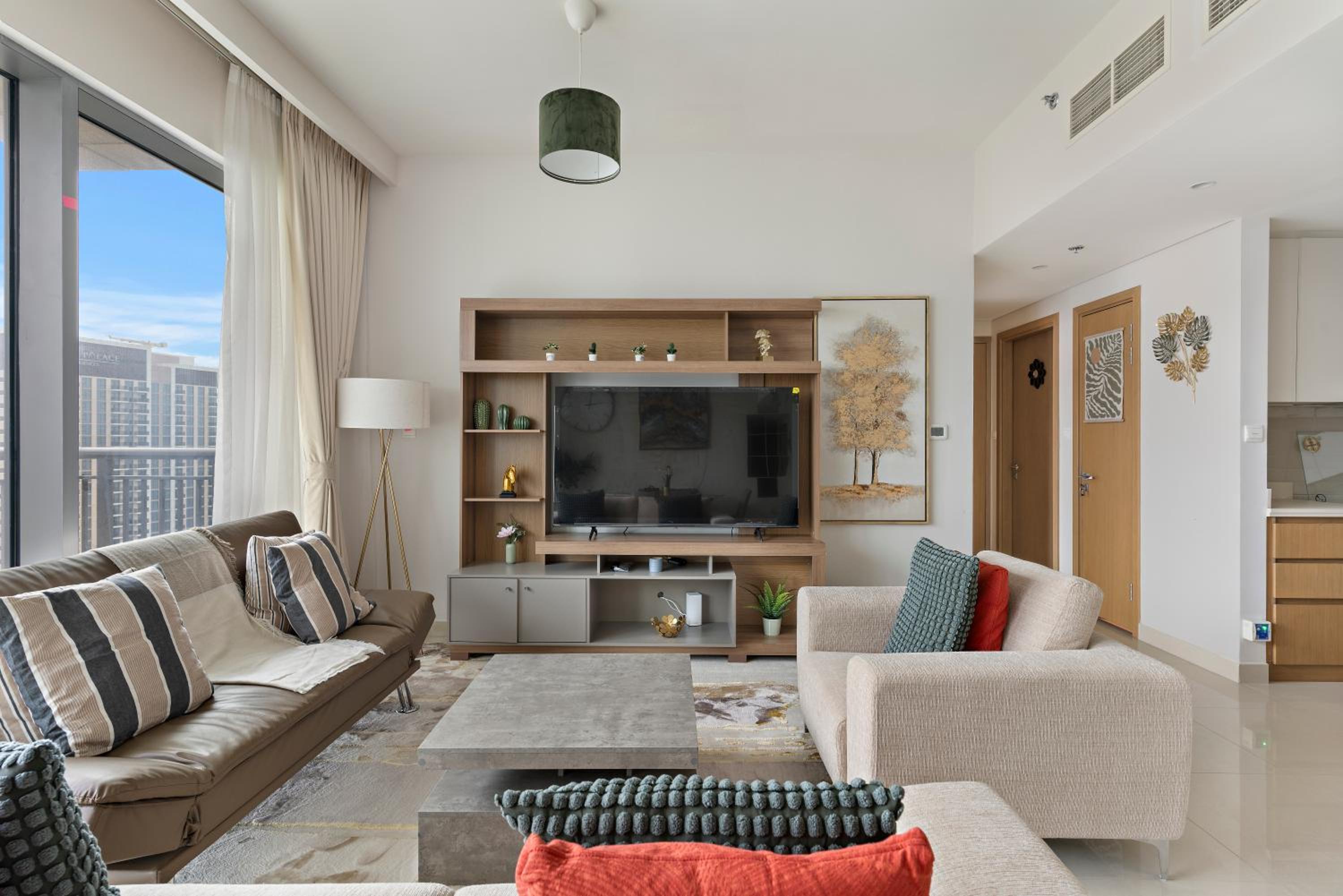 Elegant Creekside 1BR with Panoramic Views