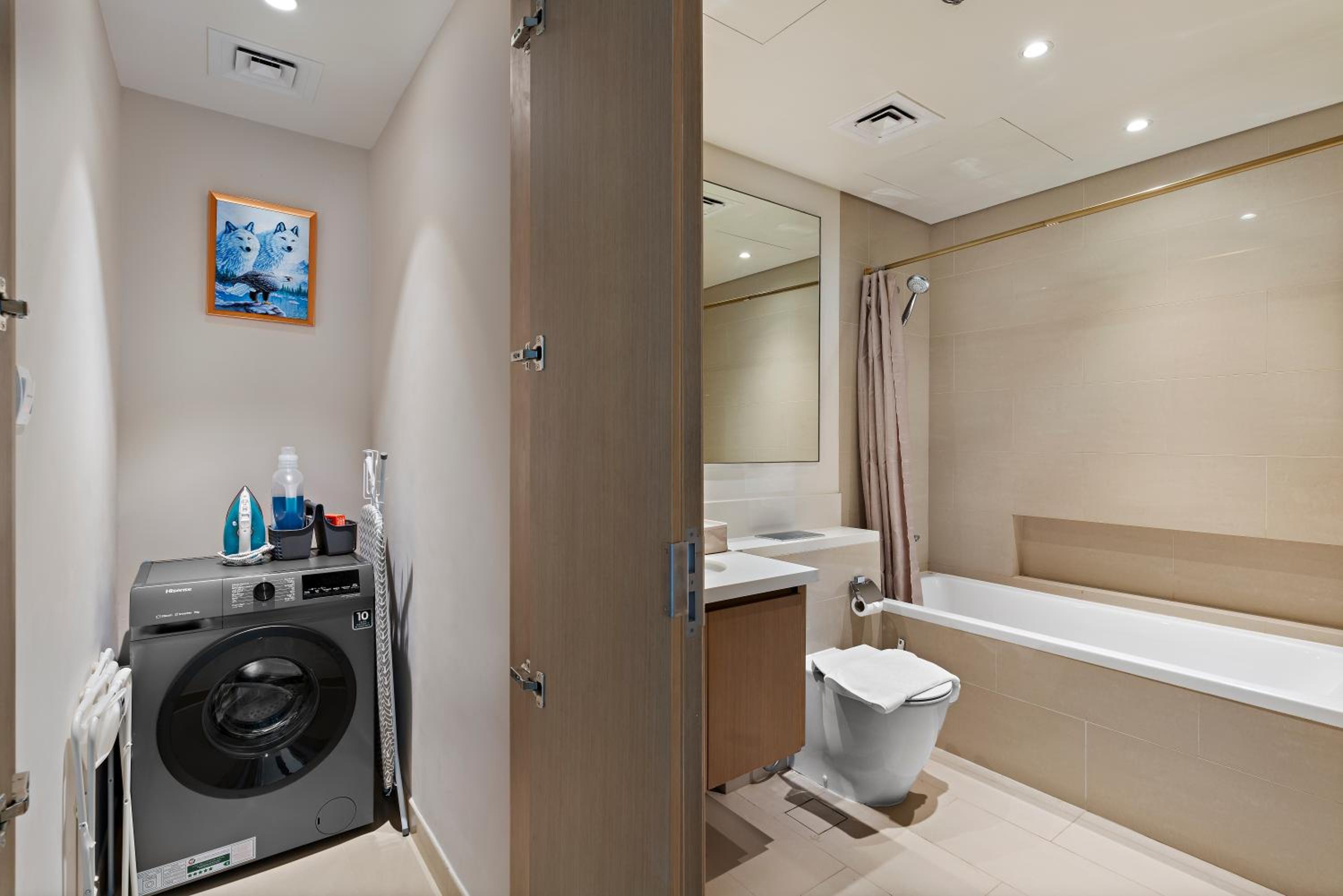 Elegant Creekside 1BR with Panoramic Views