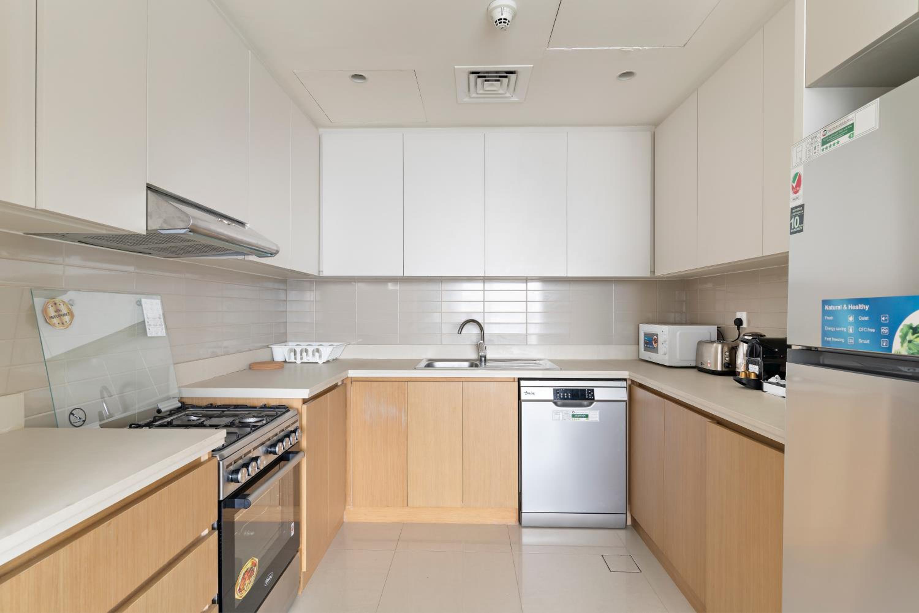 Elegant Creekside 1BR with Panoramic Views