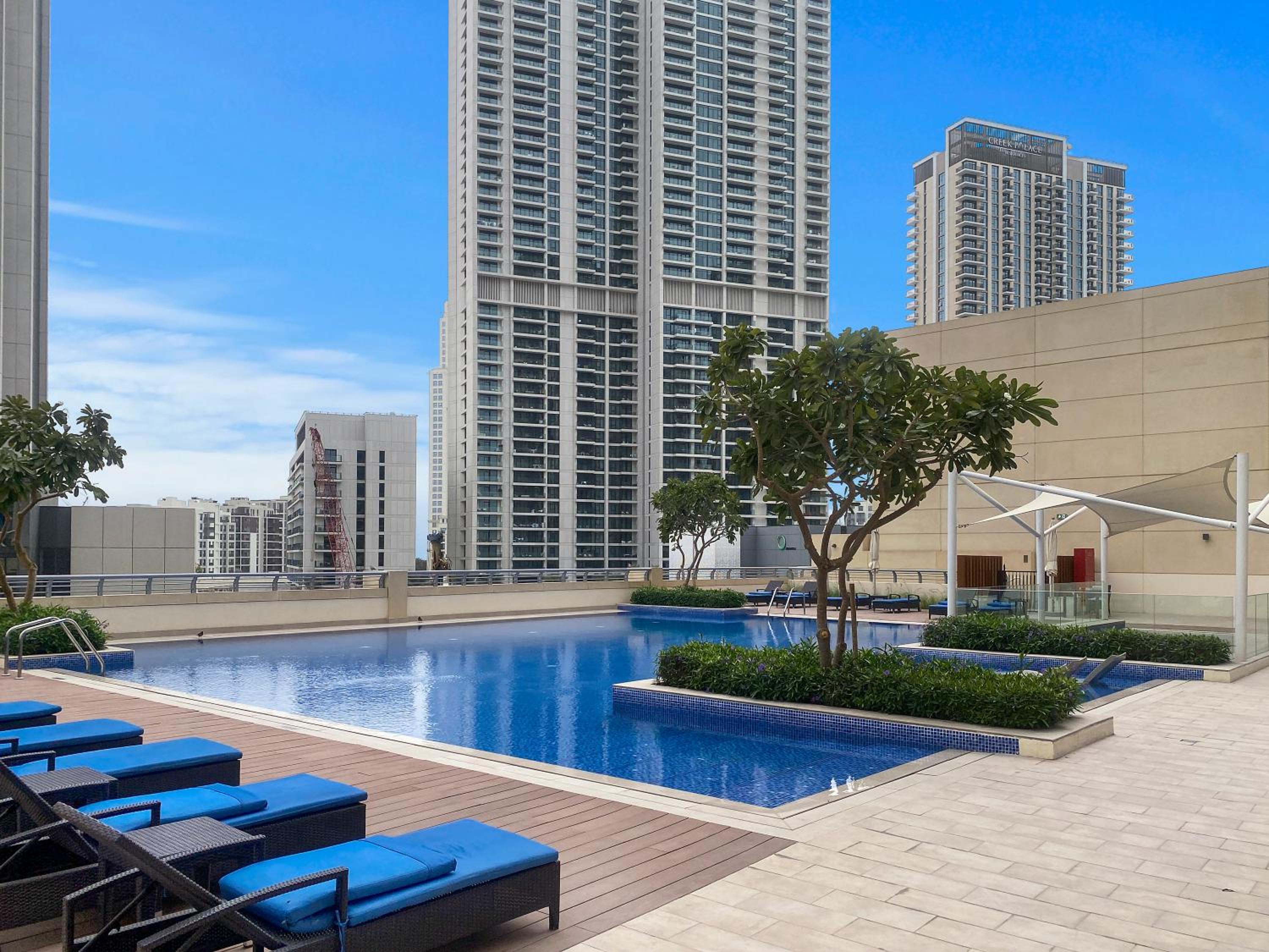 Elegant Creekside 1BR with Panoramic Views