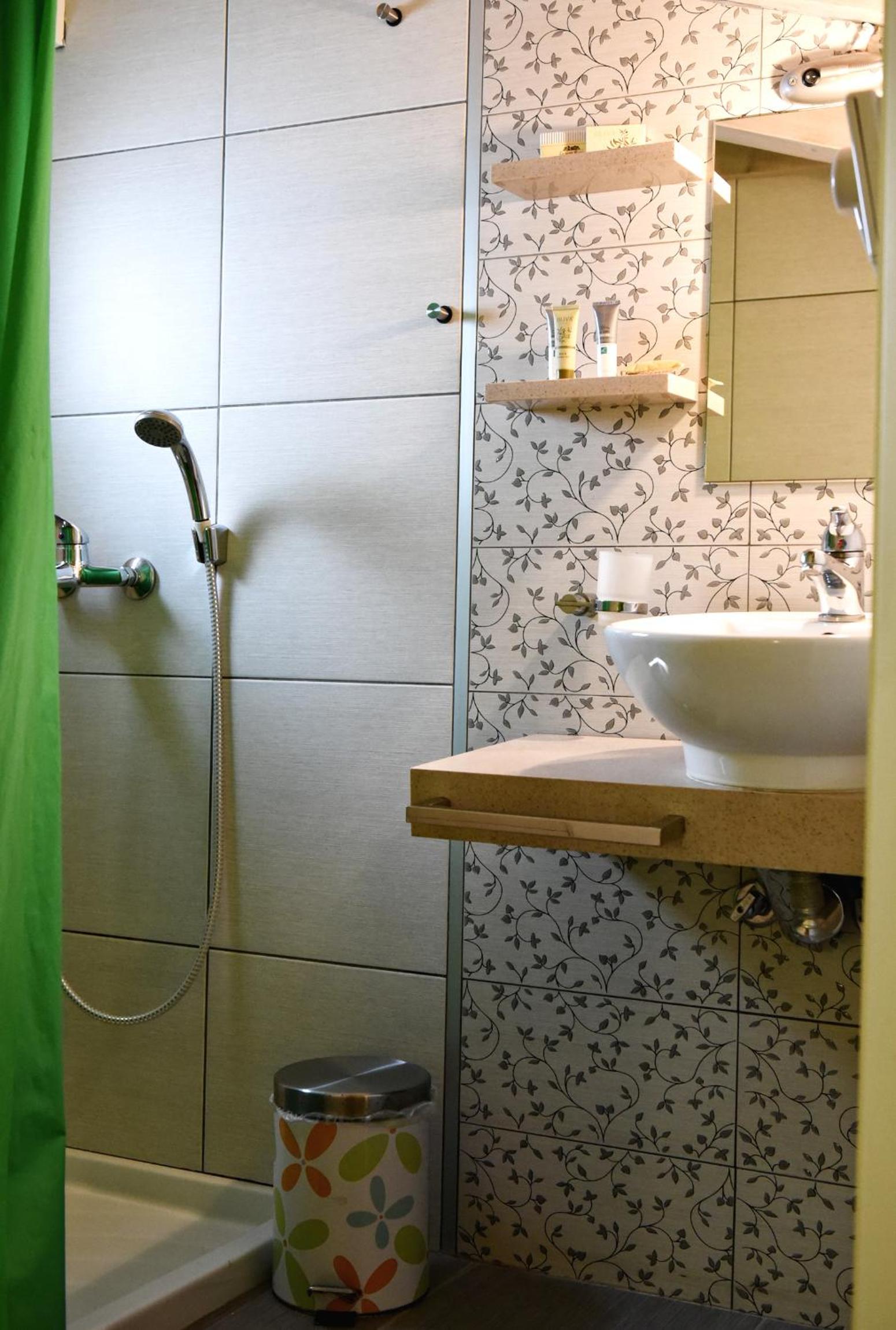 Photo 48