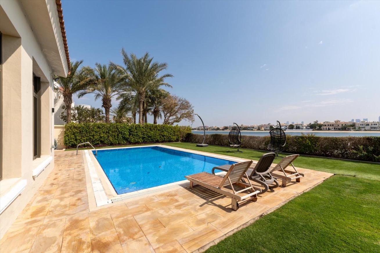 Frond D, Beachfront Villa, Palm Jumeirah - Mint Stay Homes