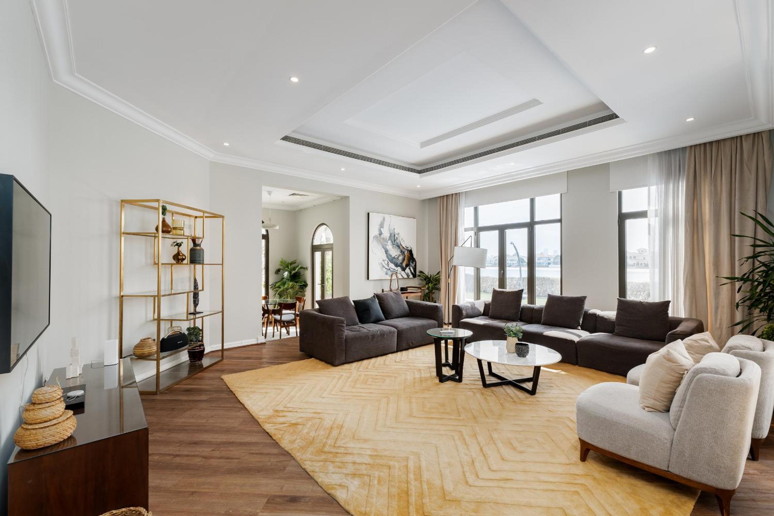 Frond D, Beachfront Villa, Palm Jumeirah - Mint Stay Homes