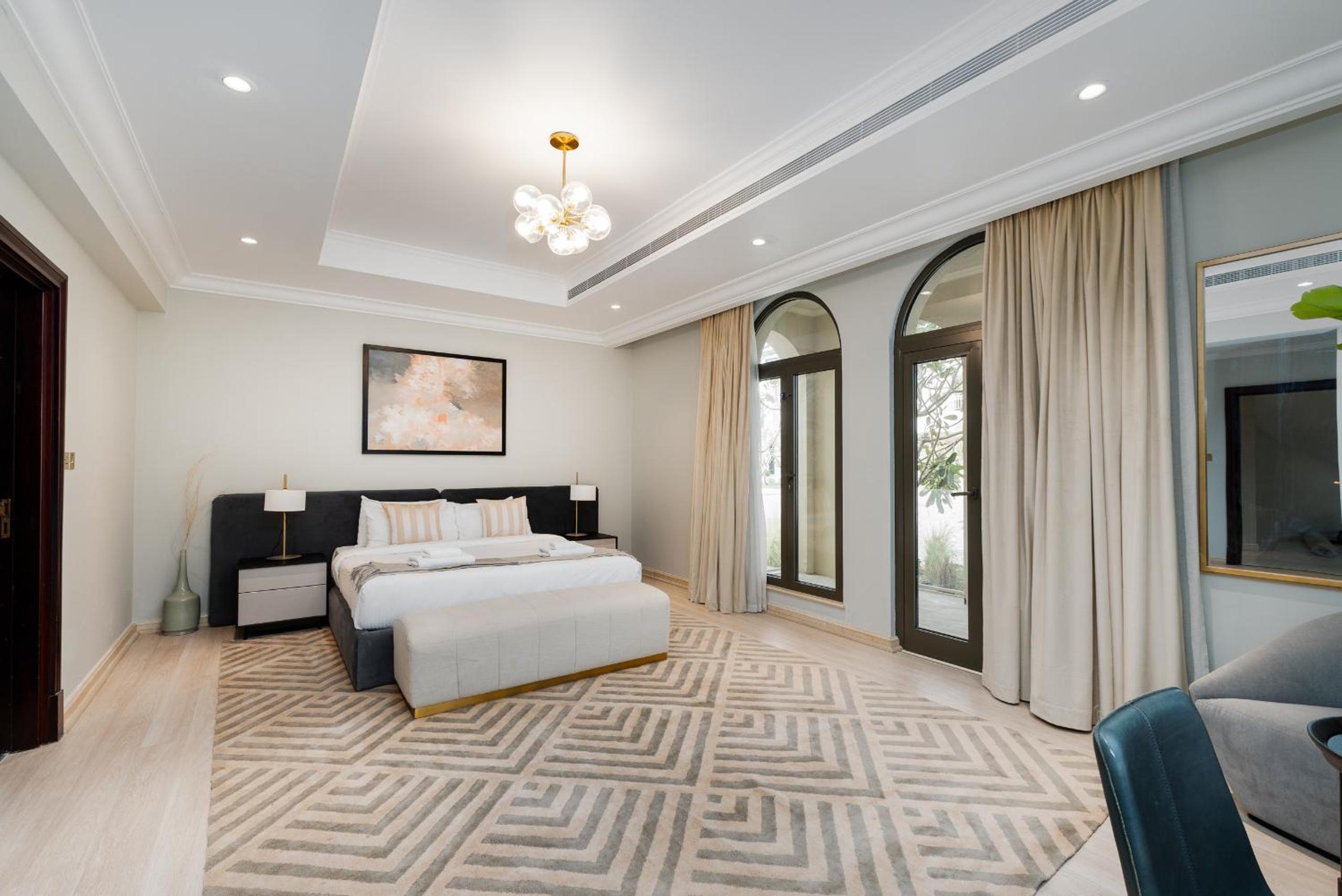 Frond D, Beachfront Villa, Palm Jumeirah - Mint Stay Homes
