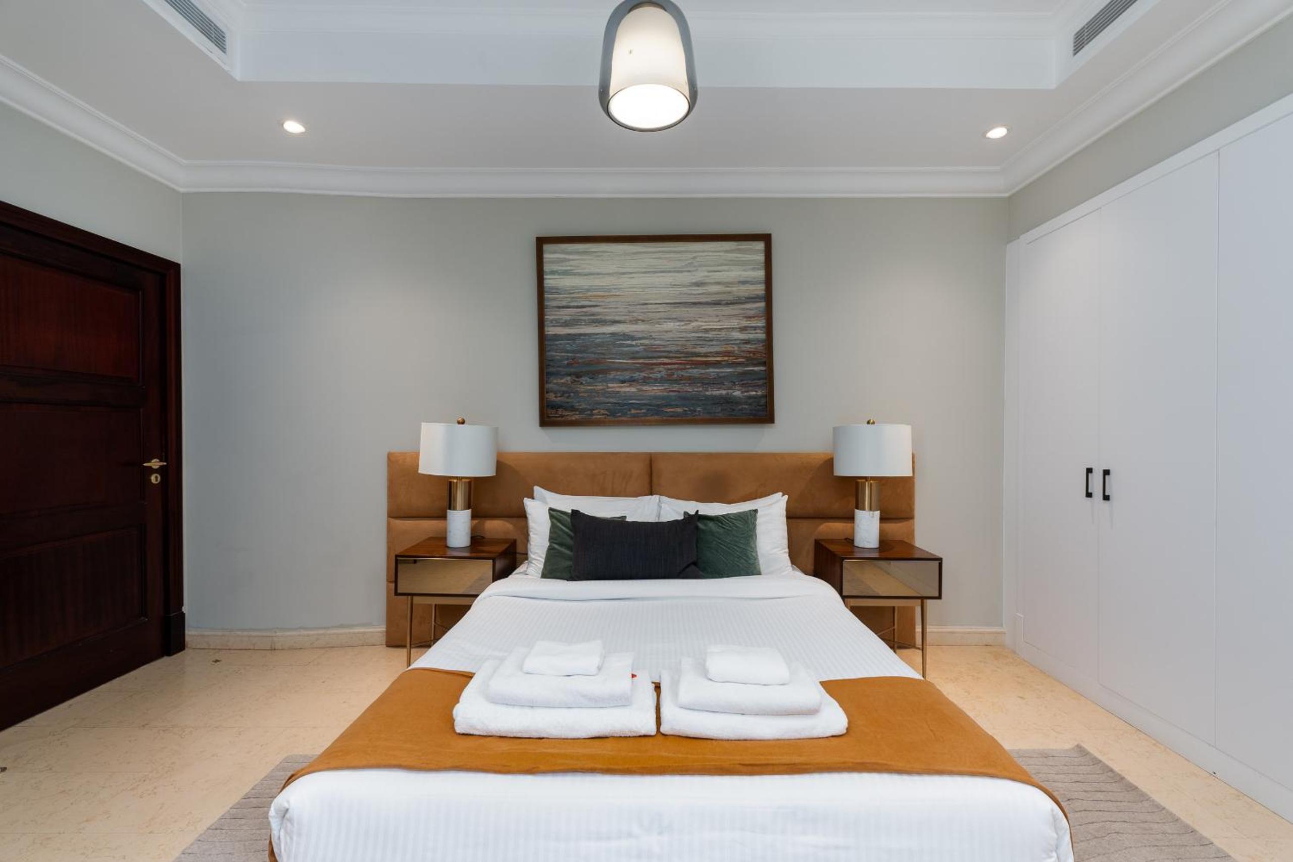 Frond D, Beachfront Villa, Palm Jumeirah - Mint Stay Homes