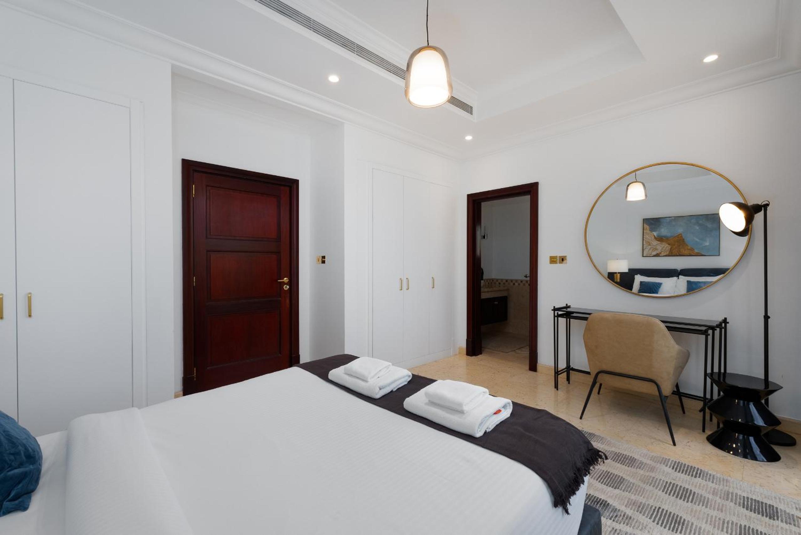 Frond D, Beachfront Villa, Palm Jumeirah - Mint Stay Homes