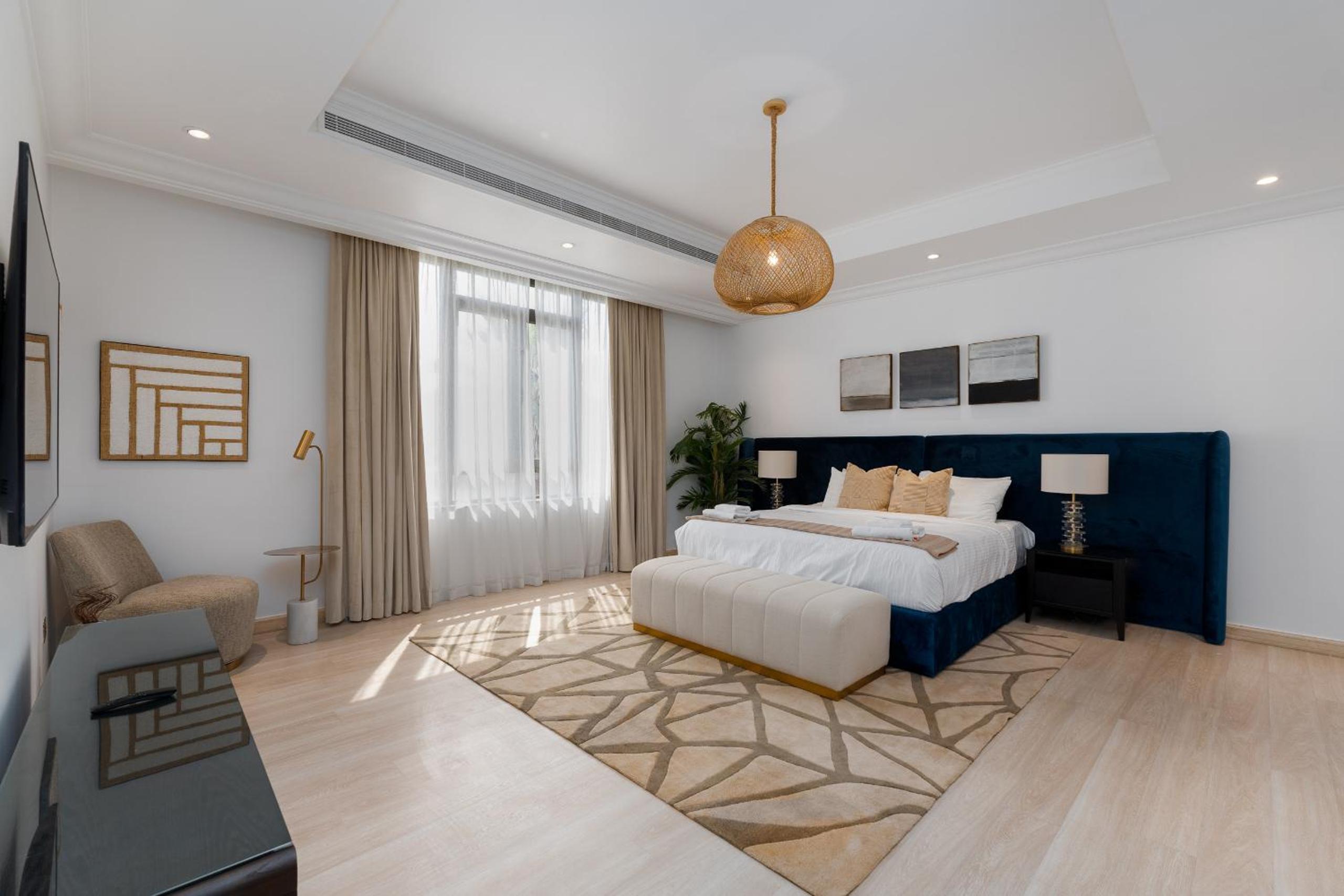 Frond D, Beachfront Villa, Palm Jumeirah - Mint Stay Homes