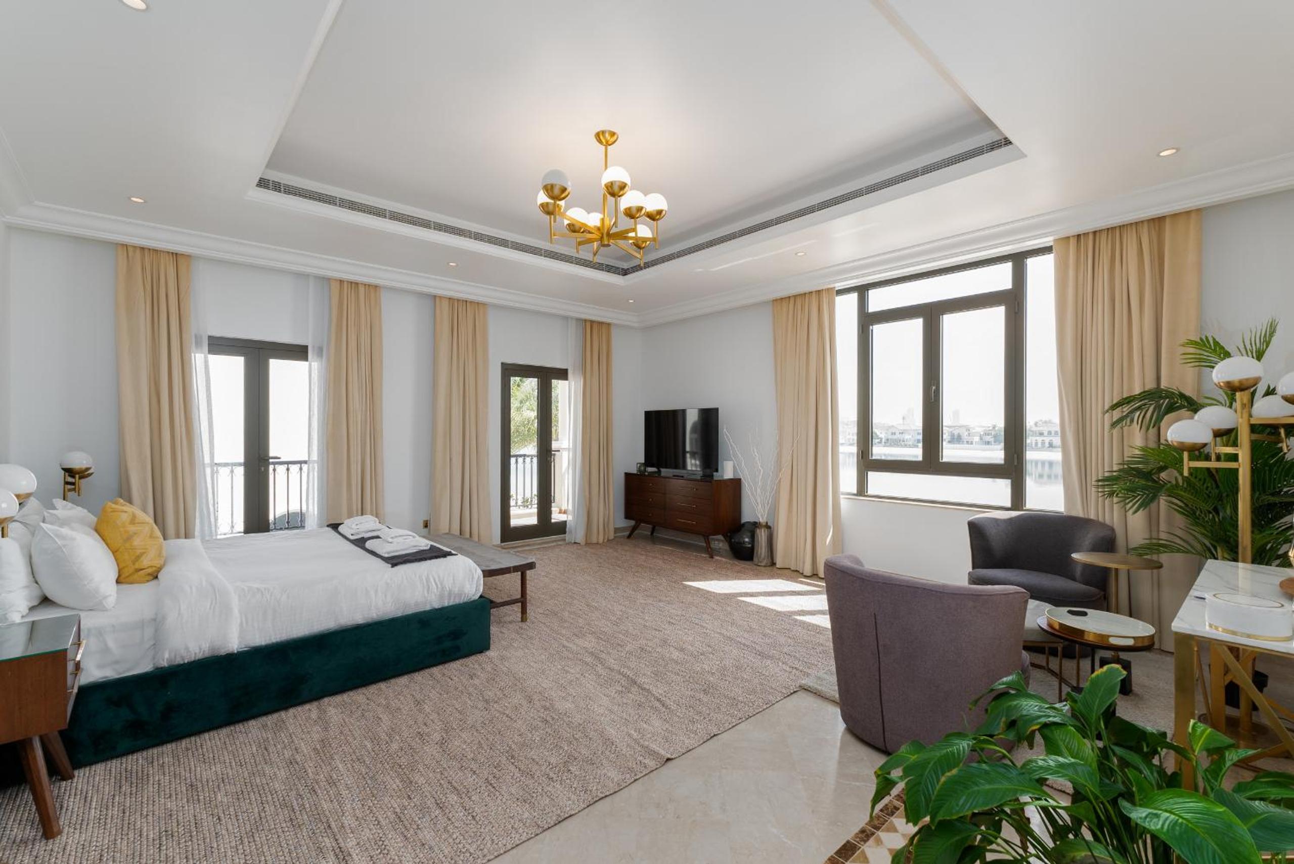 Frond D, Beachfront Villa, Palm Jumeirah - Mint Stay Homes
