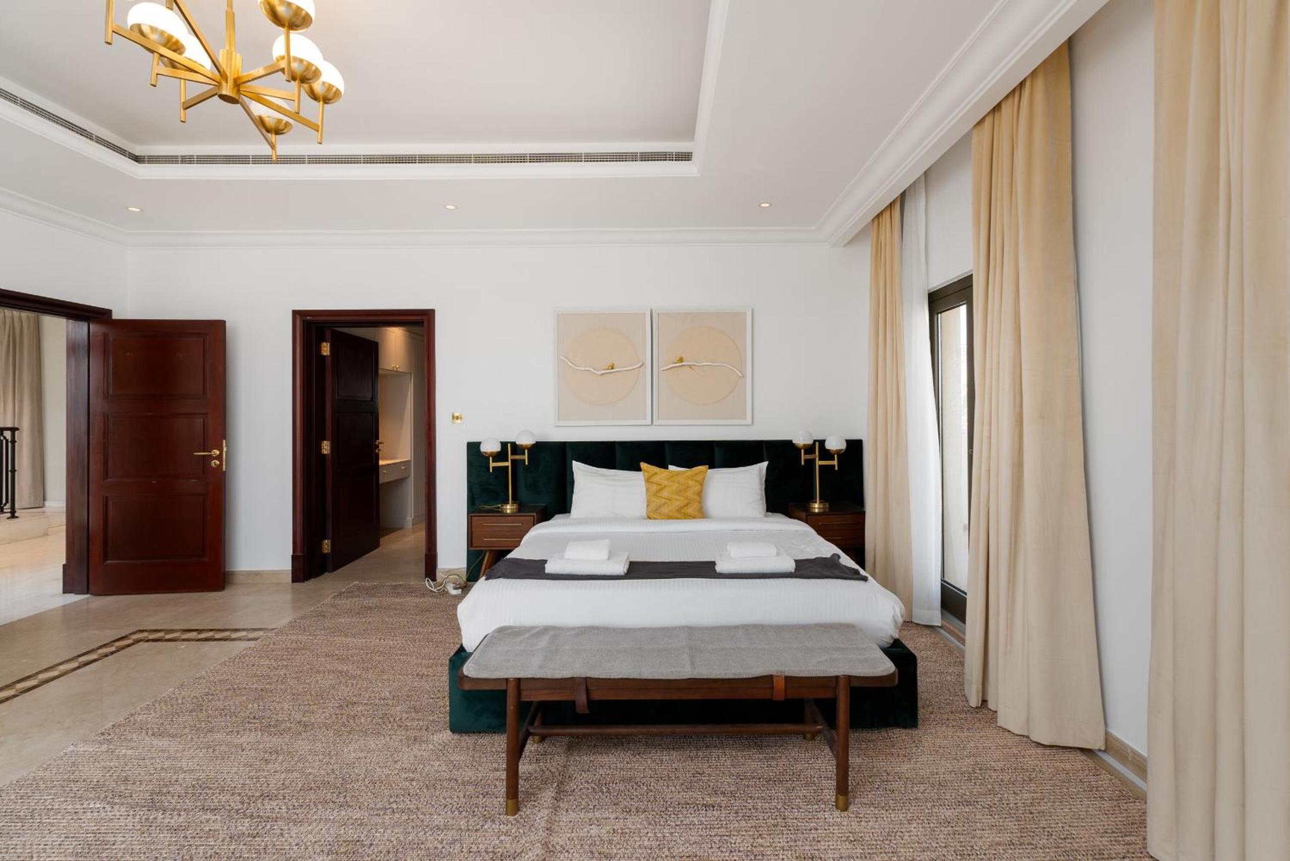 Frond D, Beachfront Villa, Palm Jumeirah - Mint Stay Homes