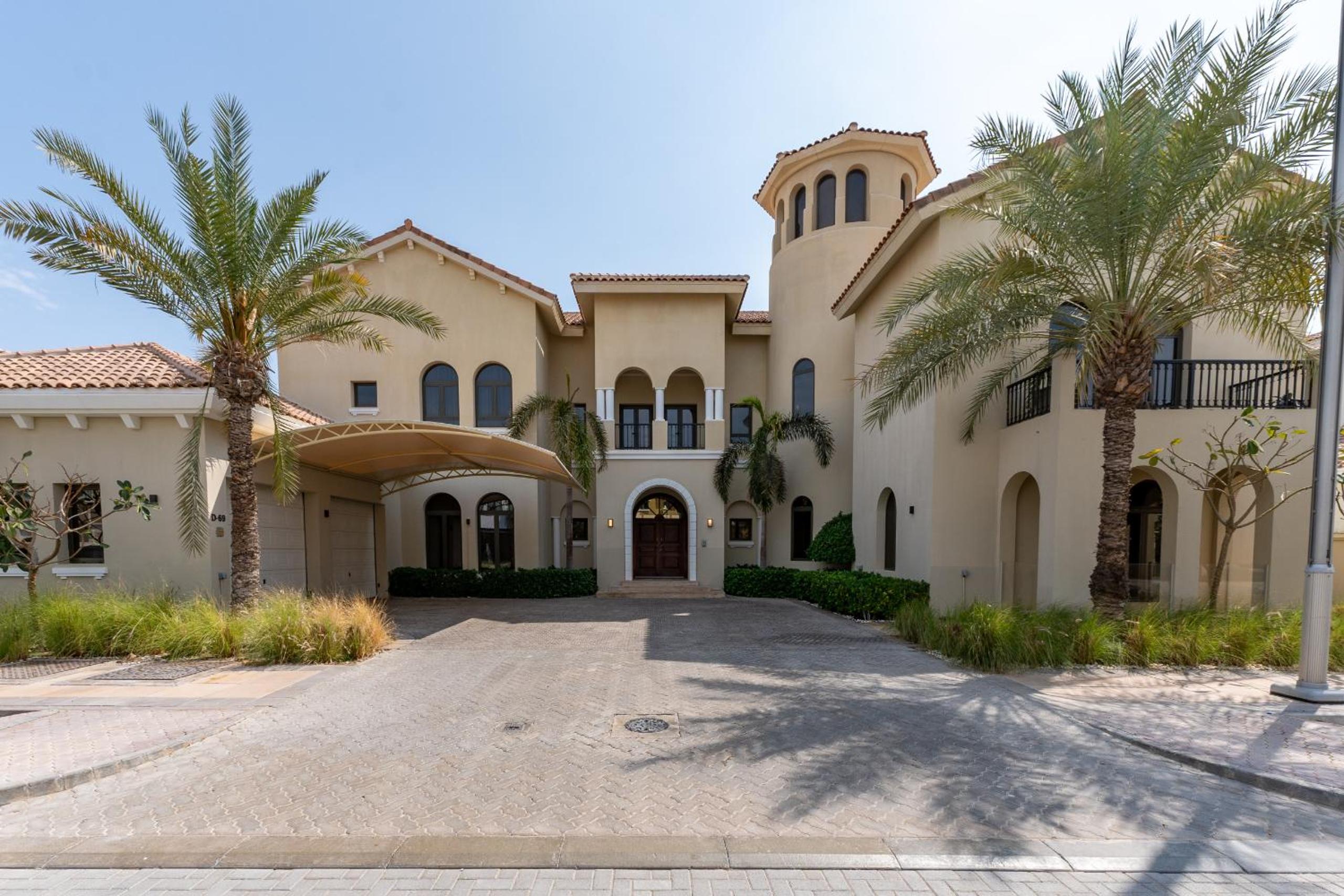 Frond D, Beachfront Villa, Palm Jumeirah - Mint Stay Homes