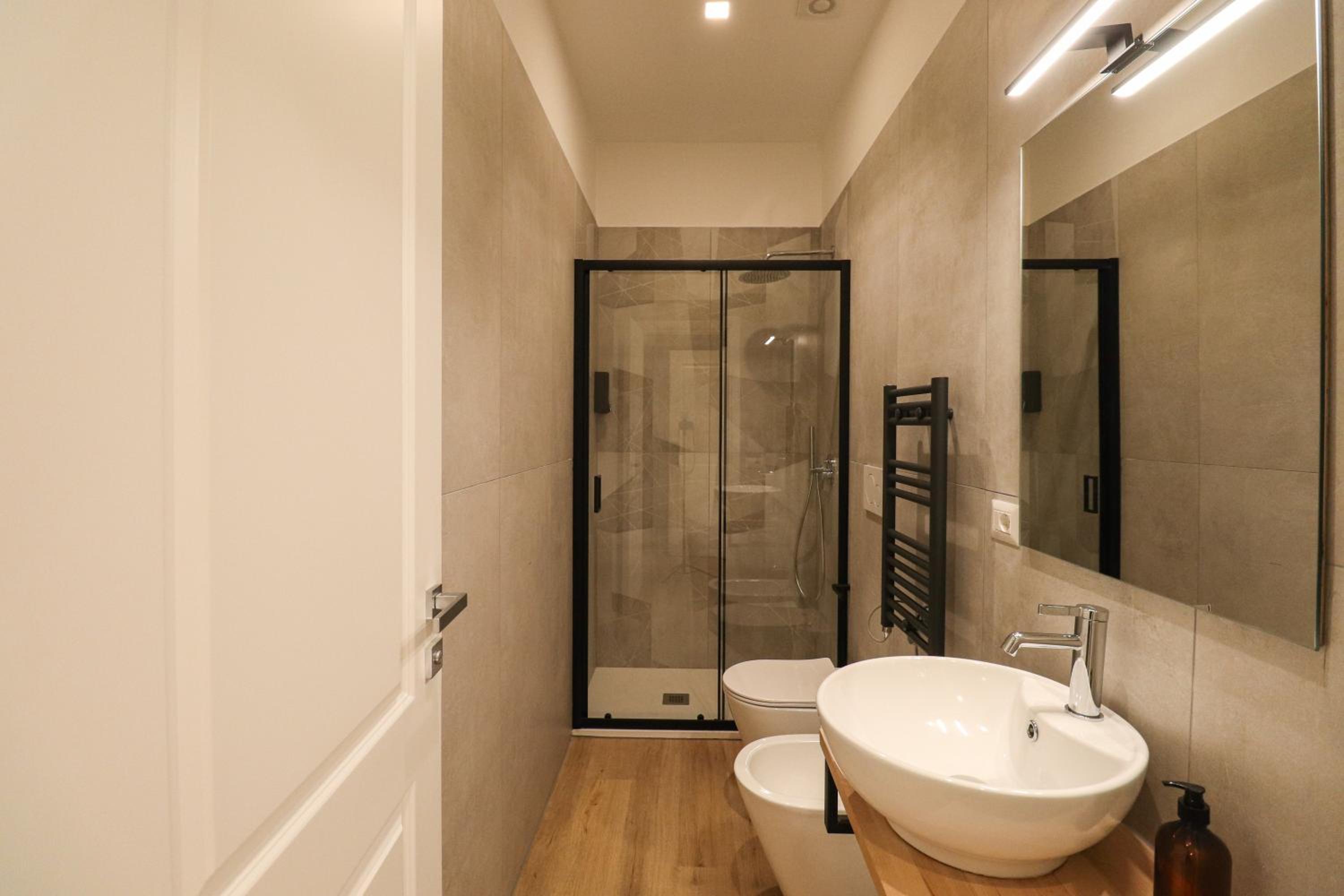 St Peter & Vatican Luxury Suites - Boutique Suites in Rome Centre & Vatican - AC, Wifi & Metro 5 min