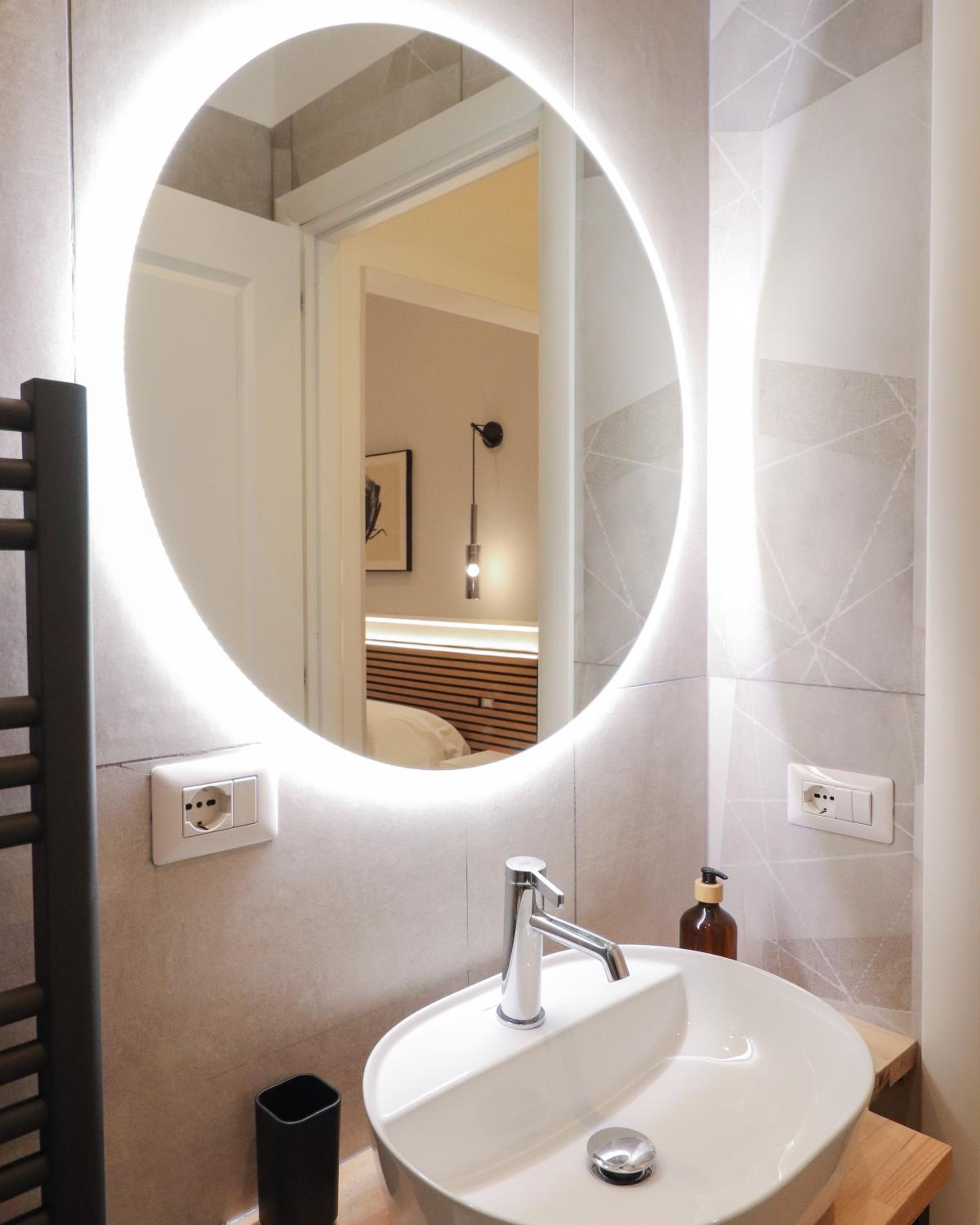 St Peter & Vatican Luxury Suites - Boutique Suites in Rome Centre & Vatican - AC, Wifi & Metro 5 min