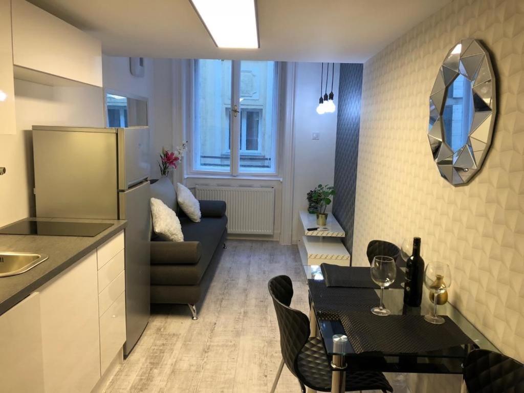 Corvin Apartment near Semmelweis and Heimpal