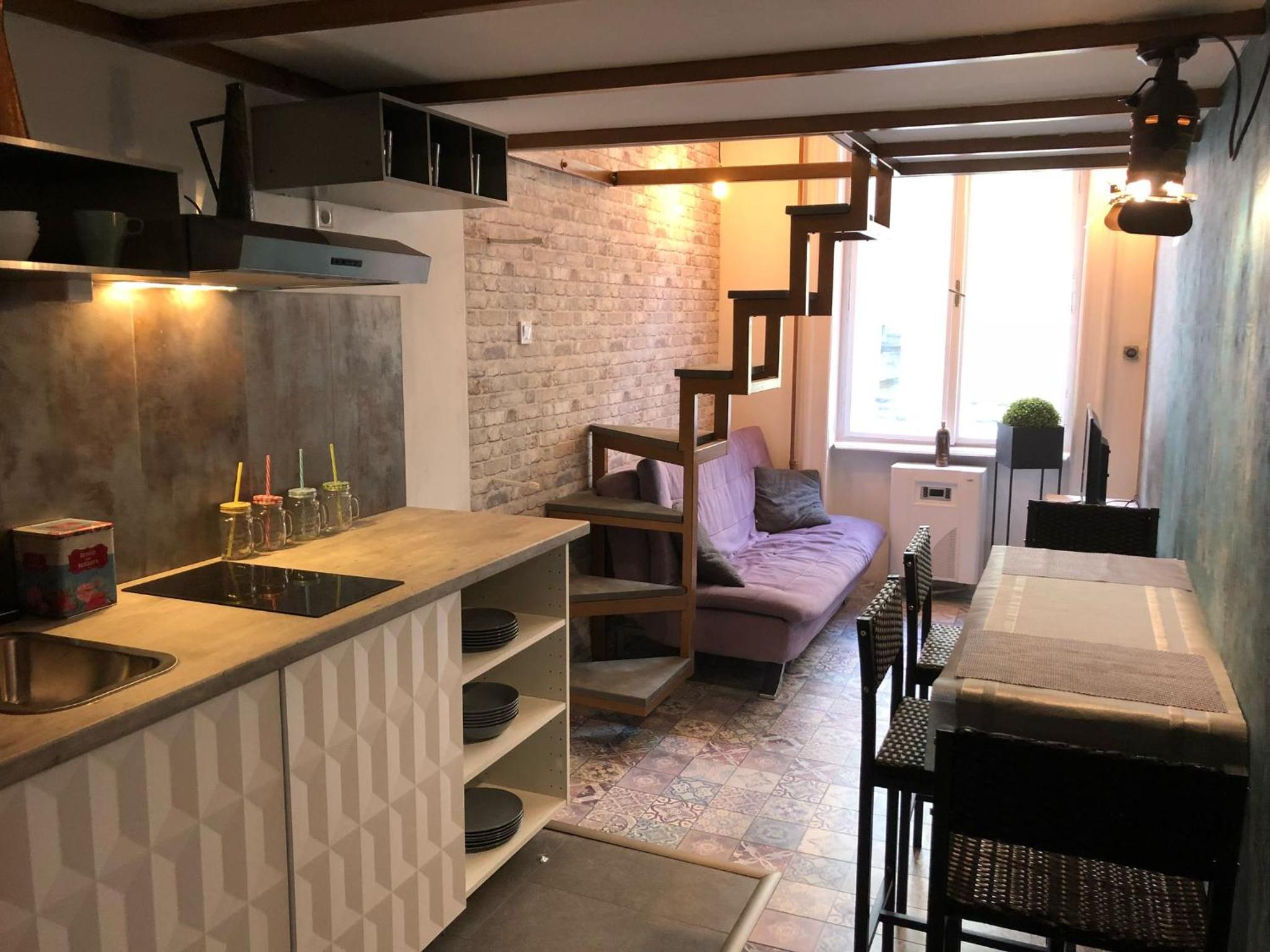 Corvin Apartment near Semmelweis and Heimpal