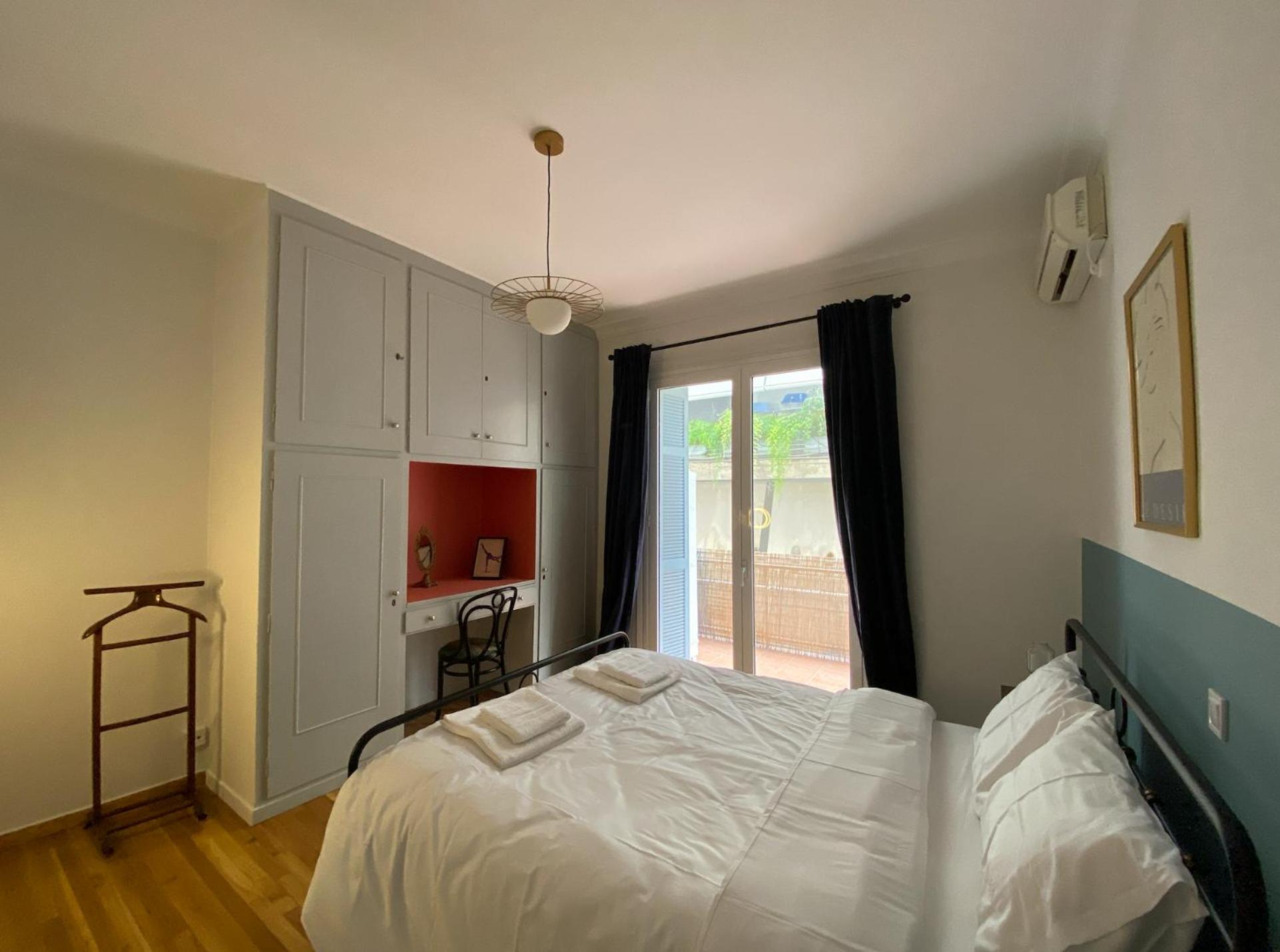 2 Bedroom 1,5 Bath near Kolonaki Square 9min from Metro station