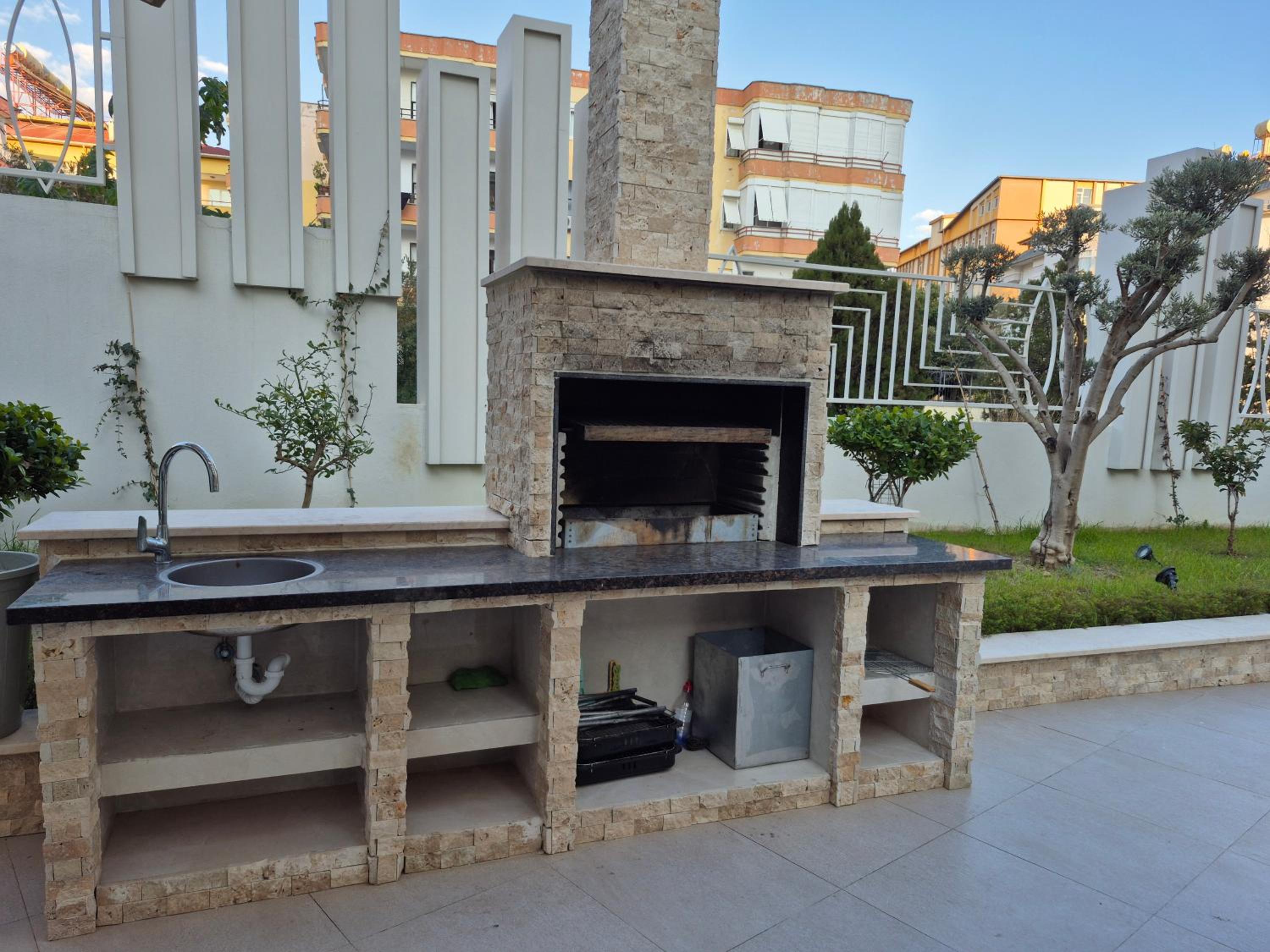 Luxury apartment with panoramic sea view emerald