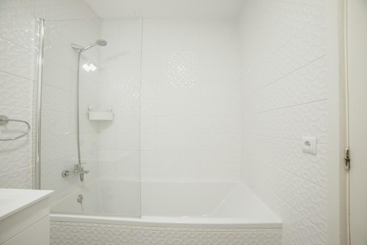 Cedofeita Flat by Hosty