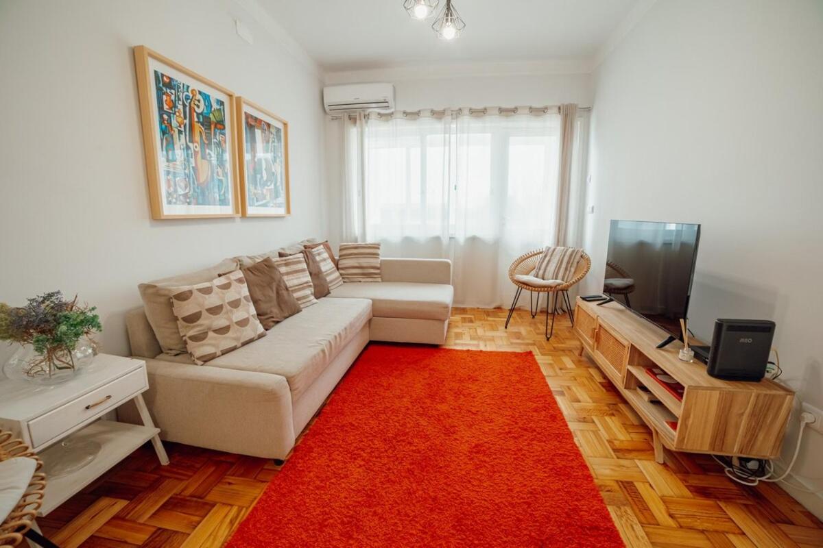 Cedofeita Flat by Hosty