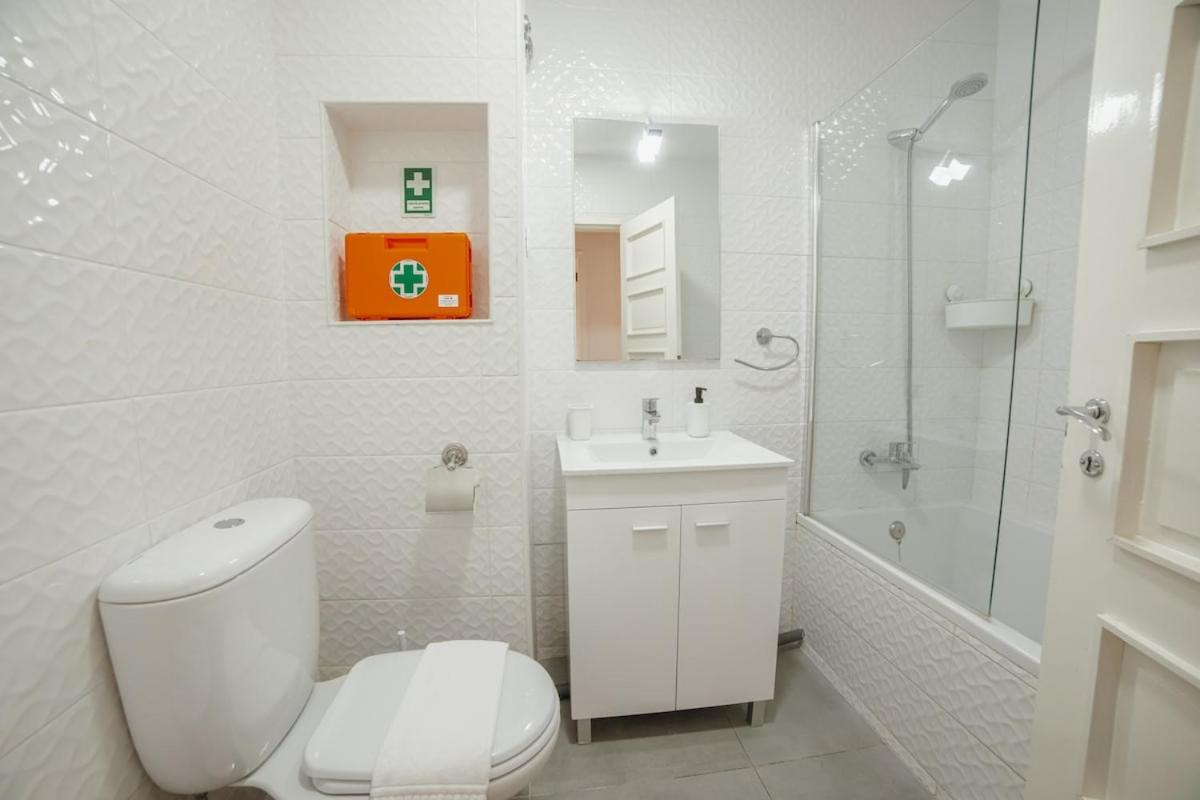 Cedofeita Flat by Hosty