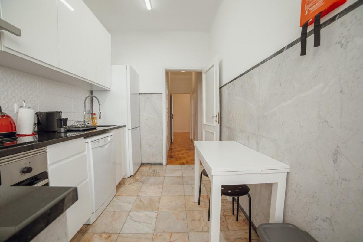 Cedofeita Flat by Hosty