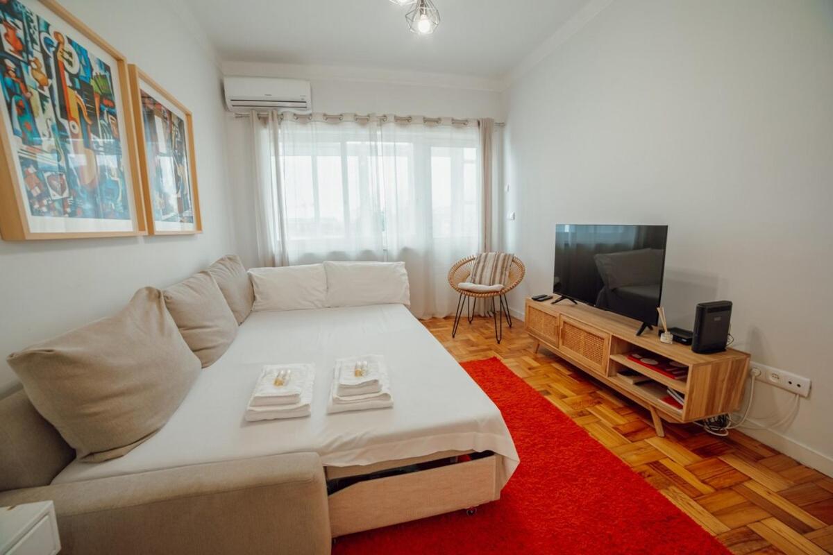 Cedofeita Flat by Hosty